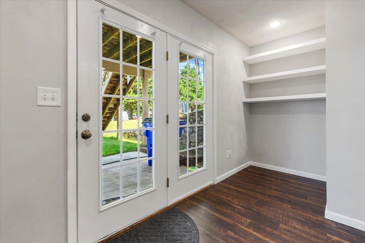 305 Sequoia Circle