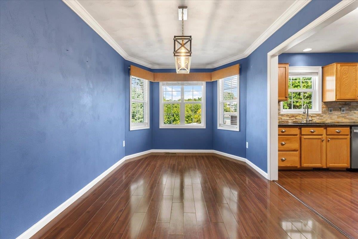 305 Sequoia Circle