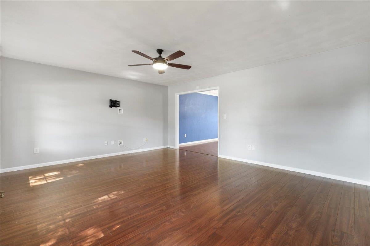 305 Sequoia Circle