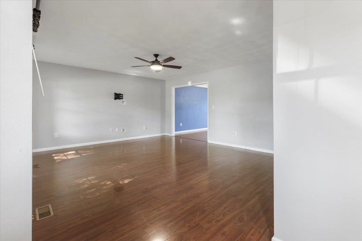 305 Sequoia Circle