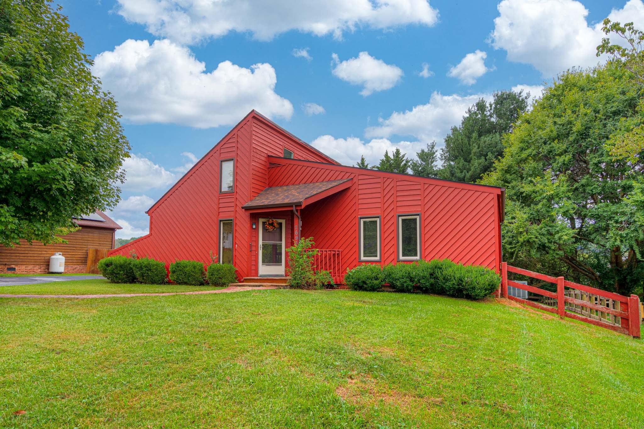 2690 Old Fort Road