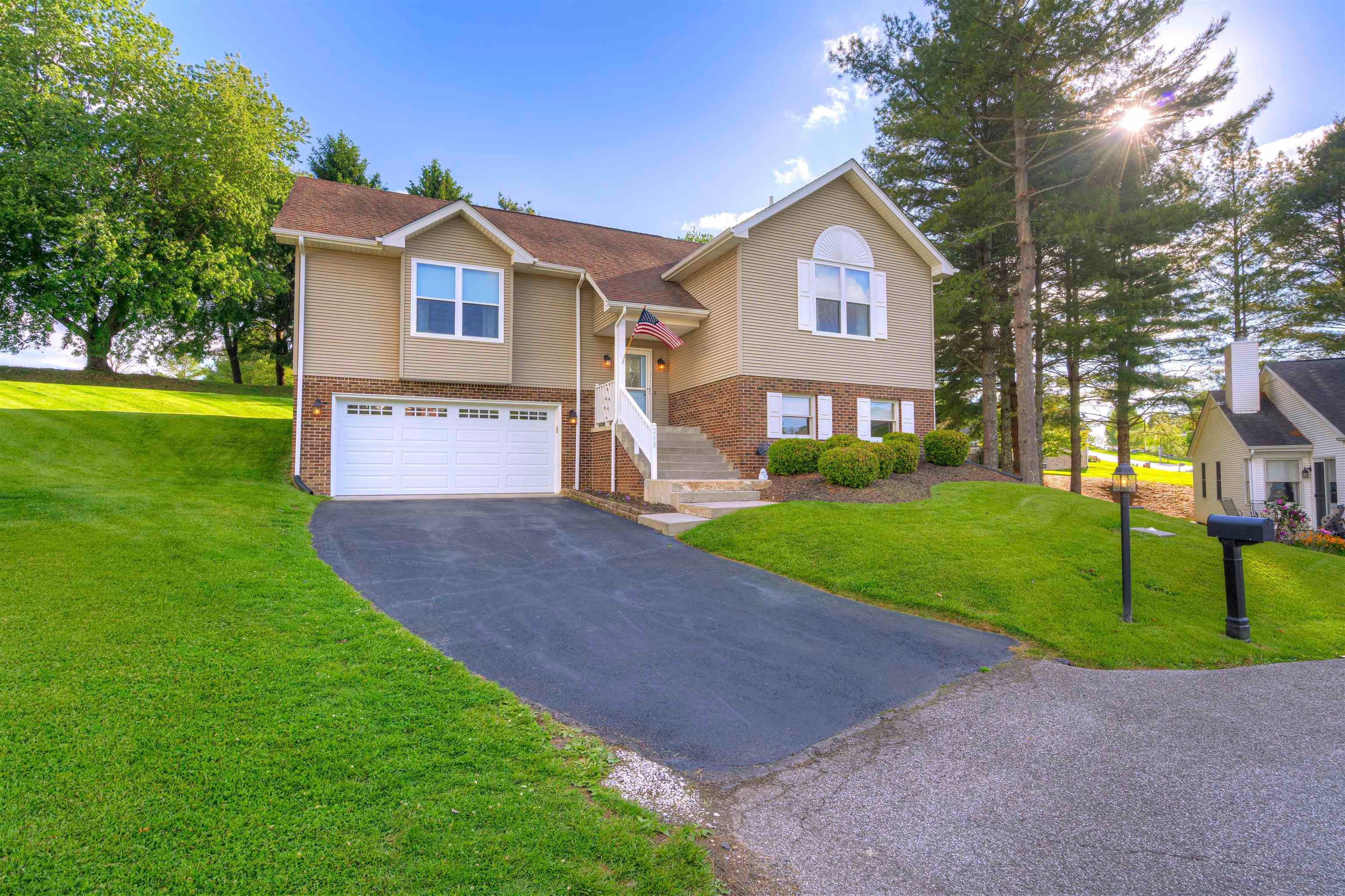 208 GLEN VIEW Lane