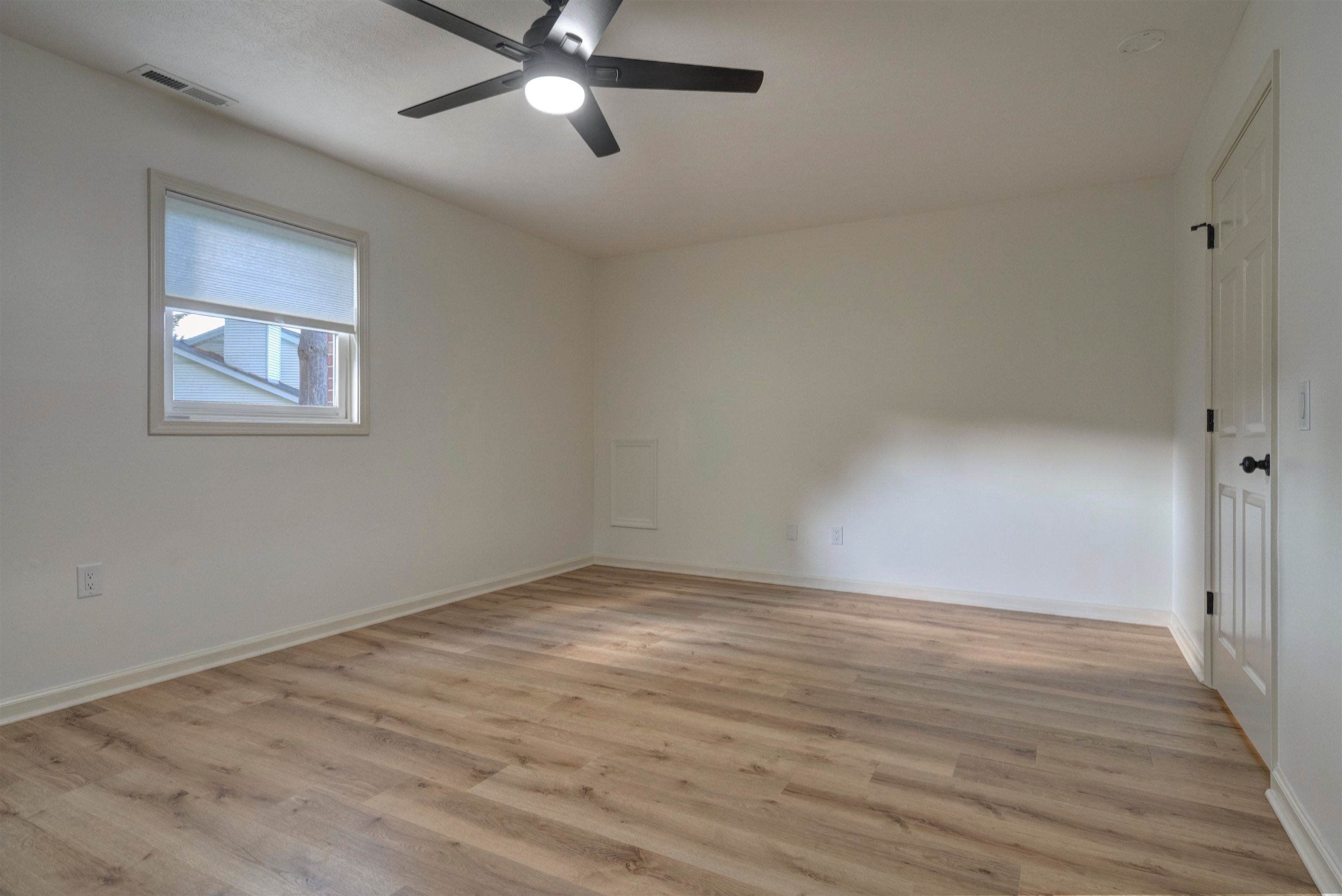 208 GLEN VIEW Lane