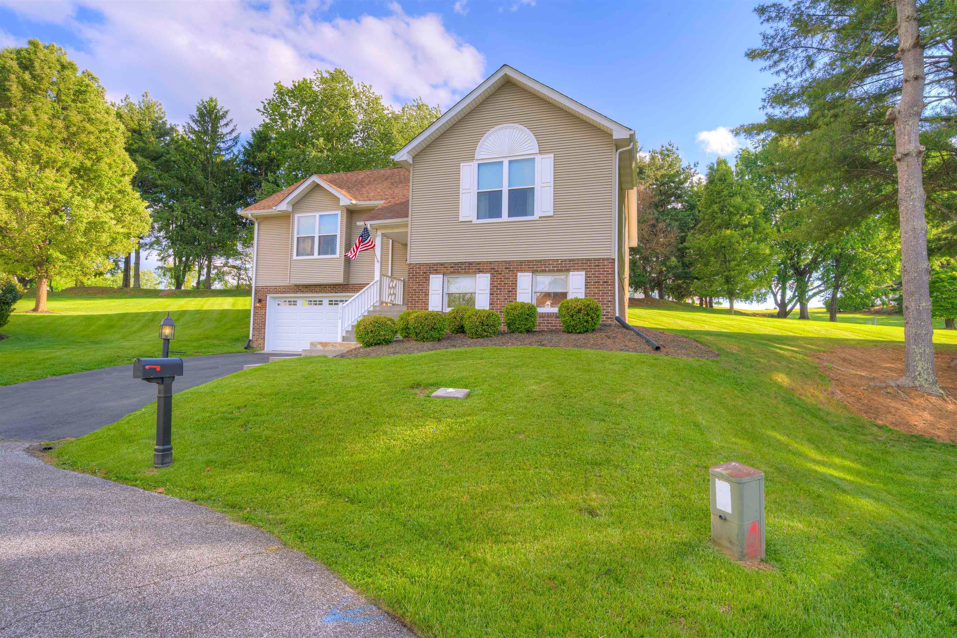 208 GLEN VIEW Lane