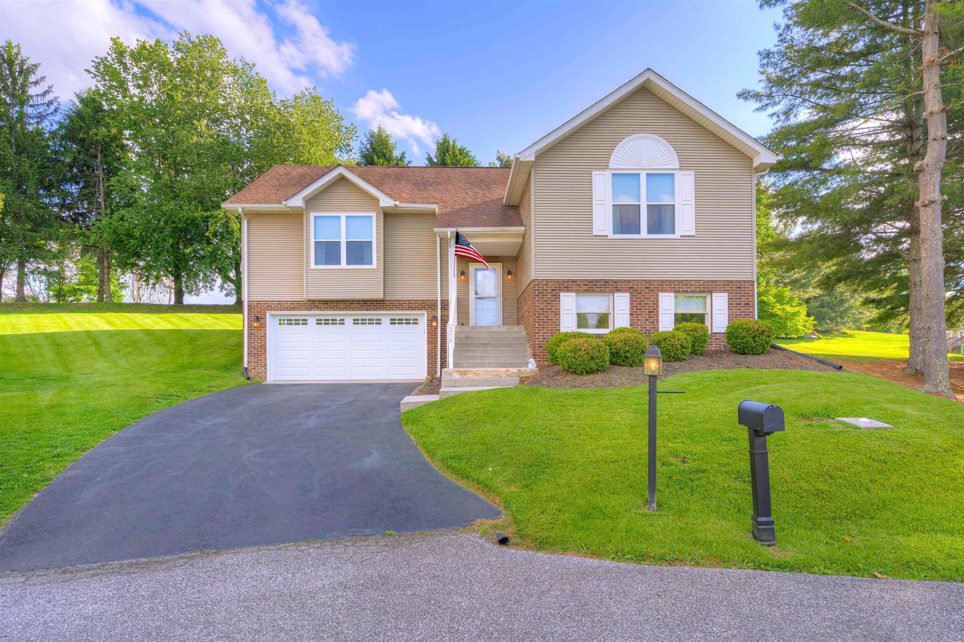 208 GLEN VIEW Lane