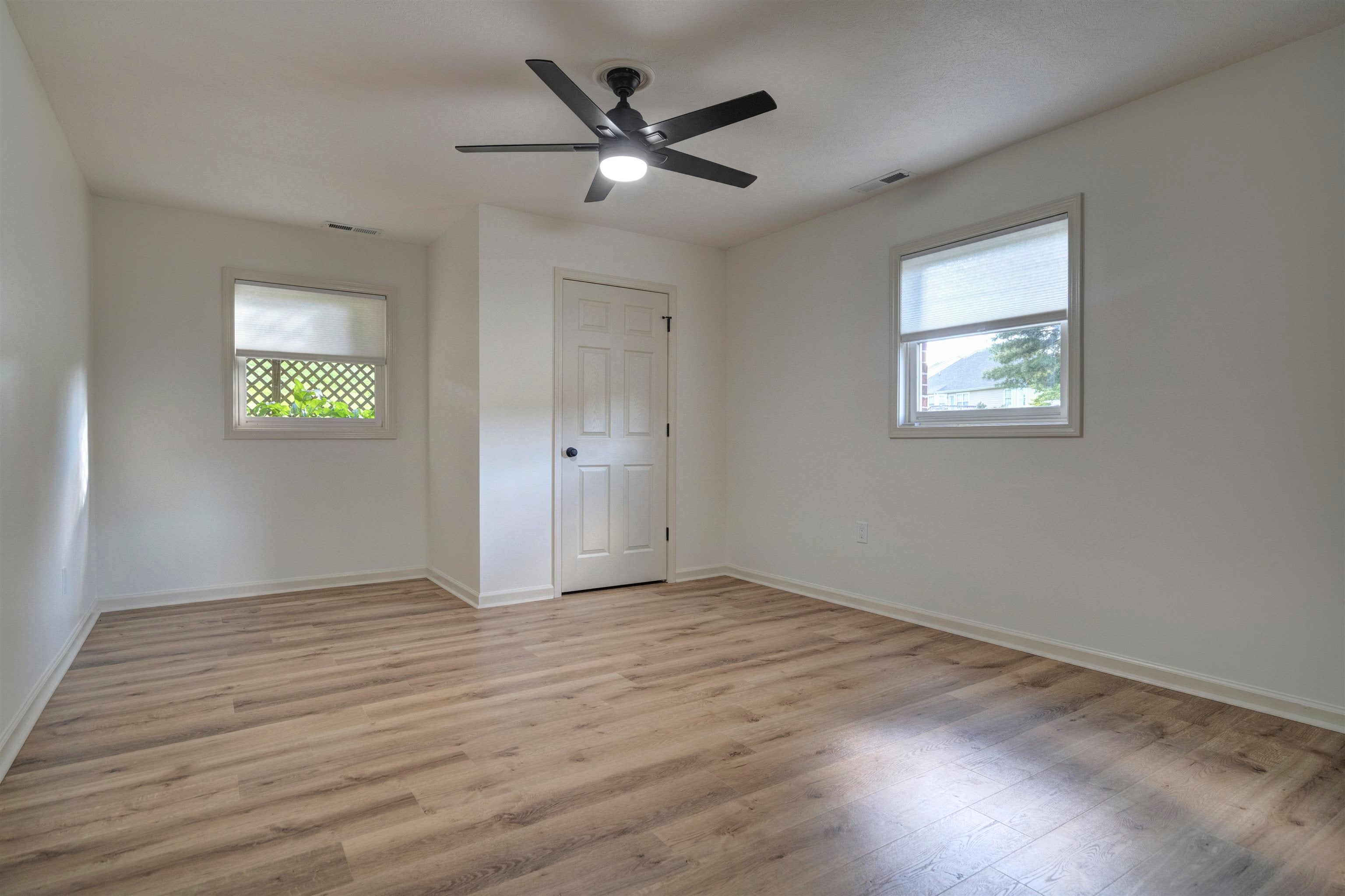 208 GLEN VIEW Lane