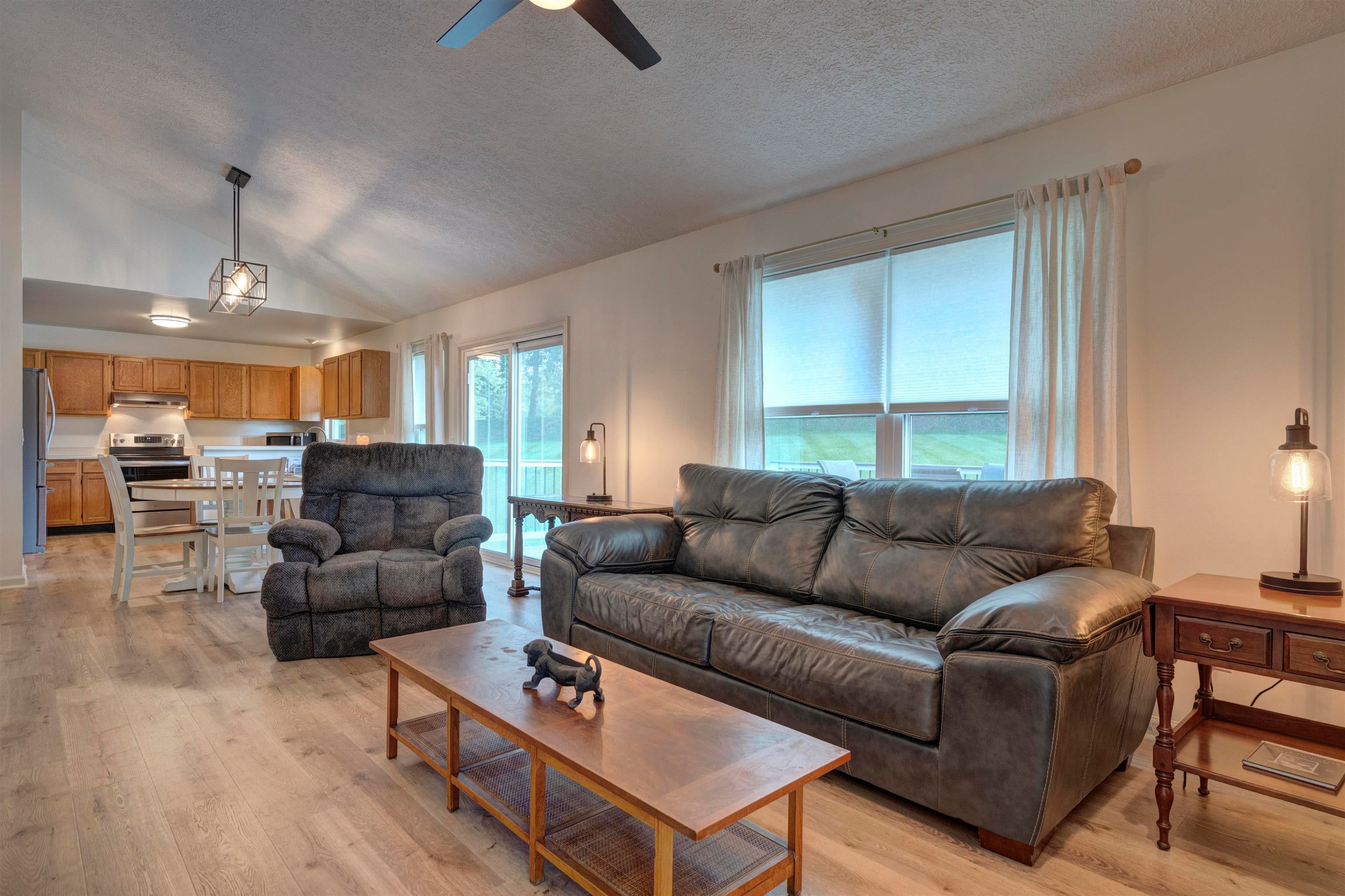 208 GLEN VIEW Lane