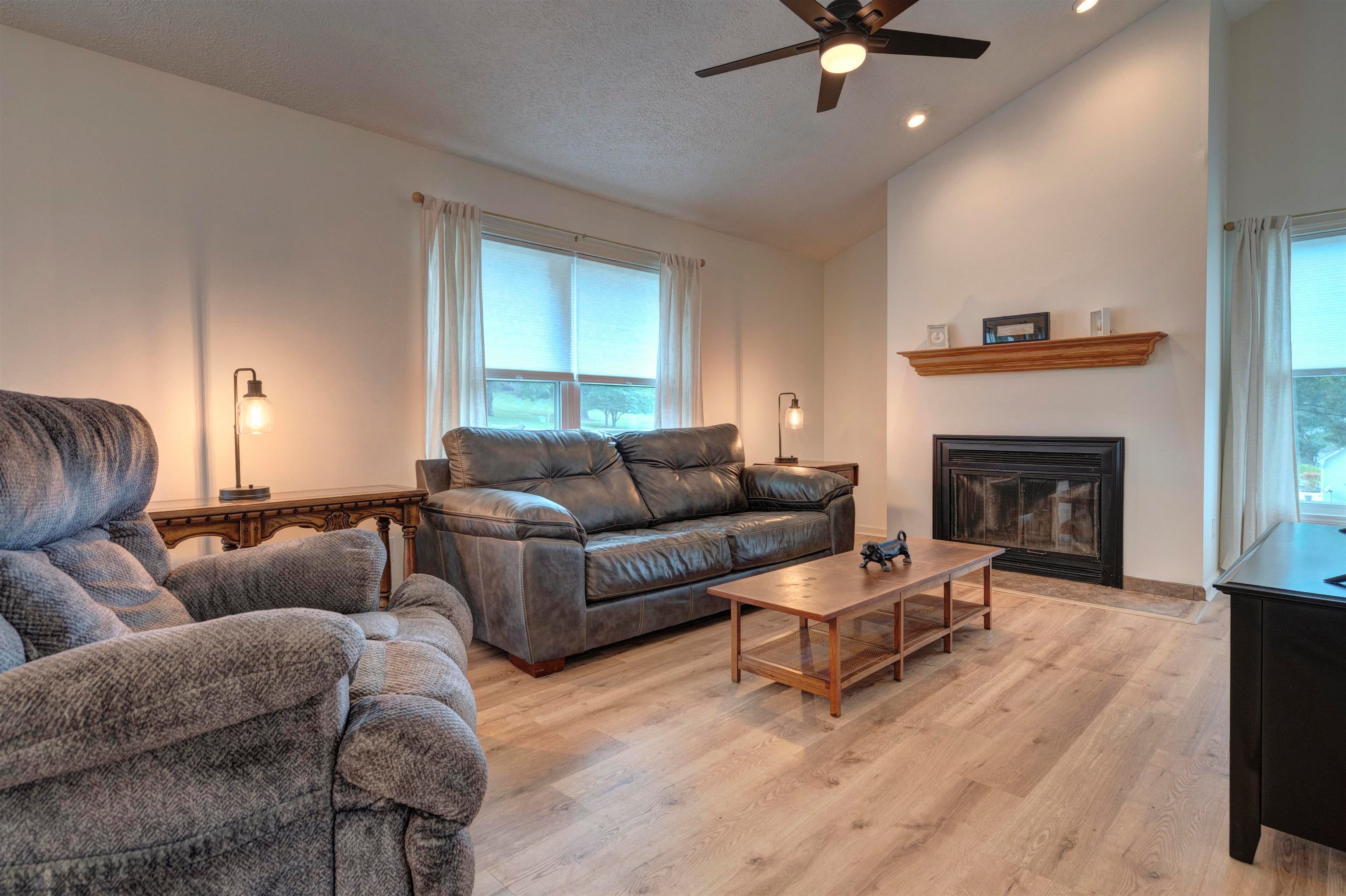 208 GLEN VIEW Lane