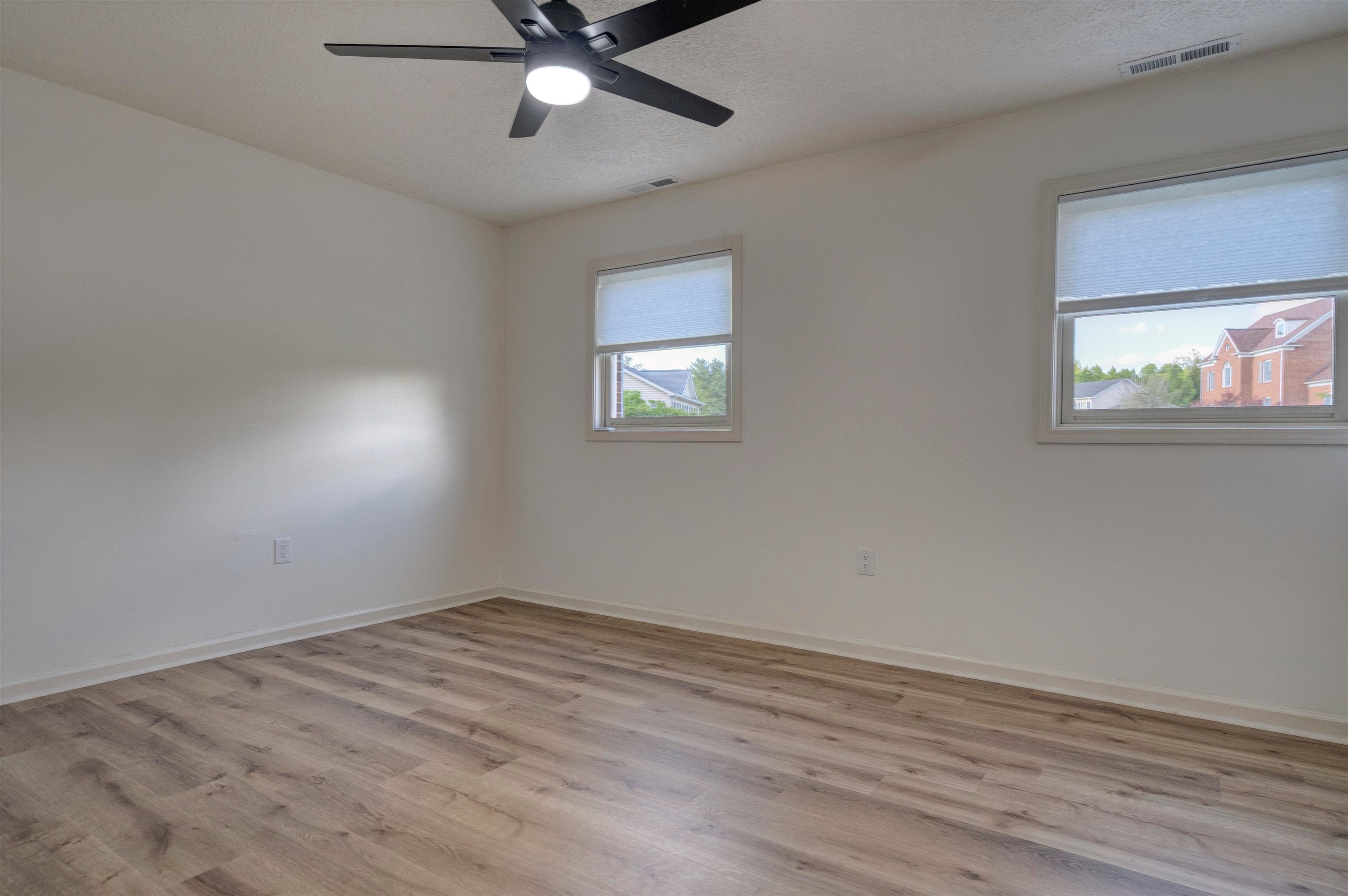 208 GLEN VIEW Lane