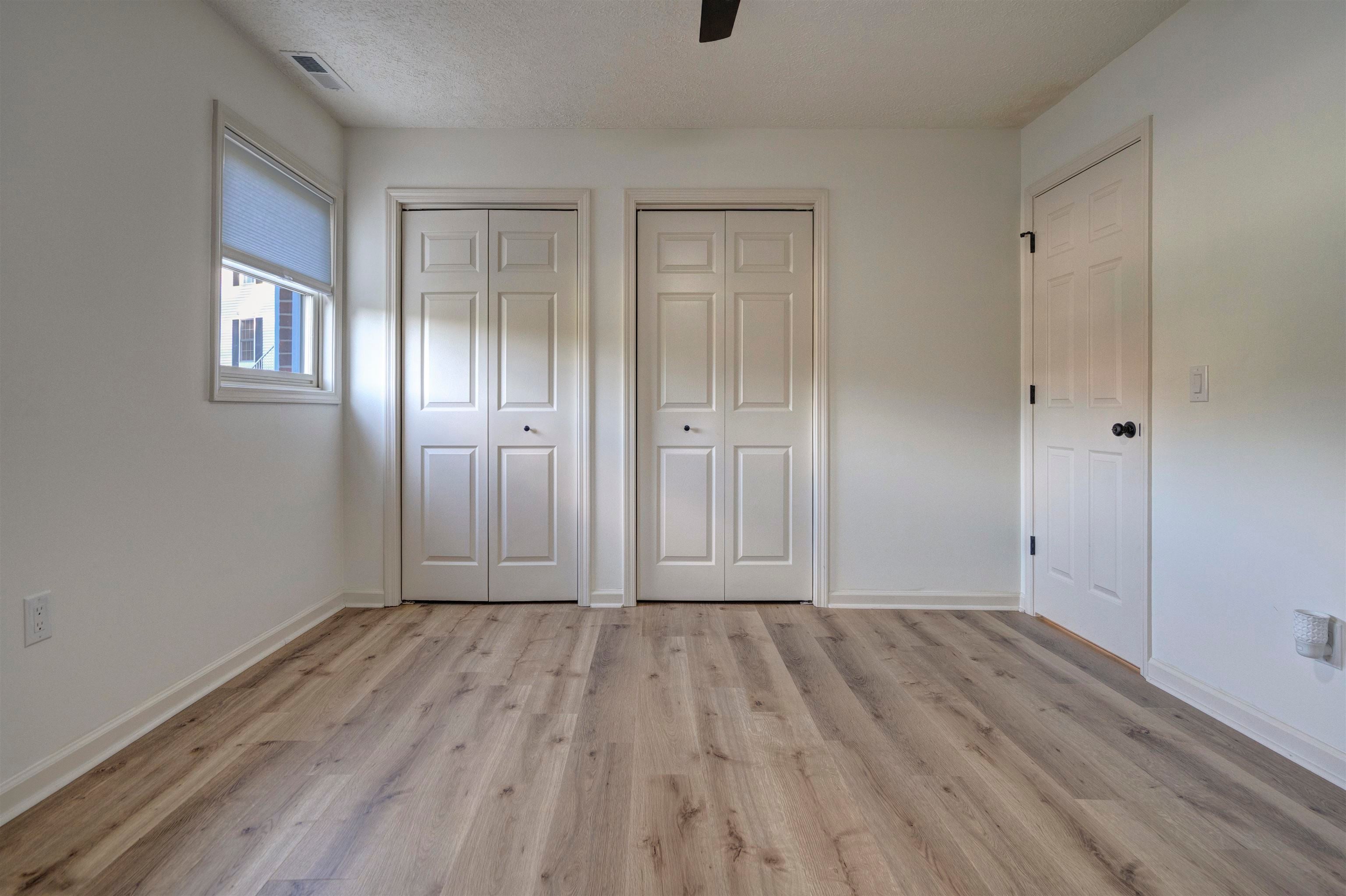 208 GLEN VIEW Lane