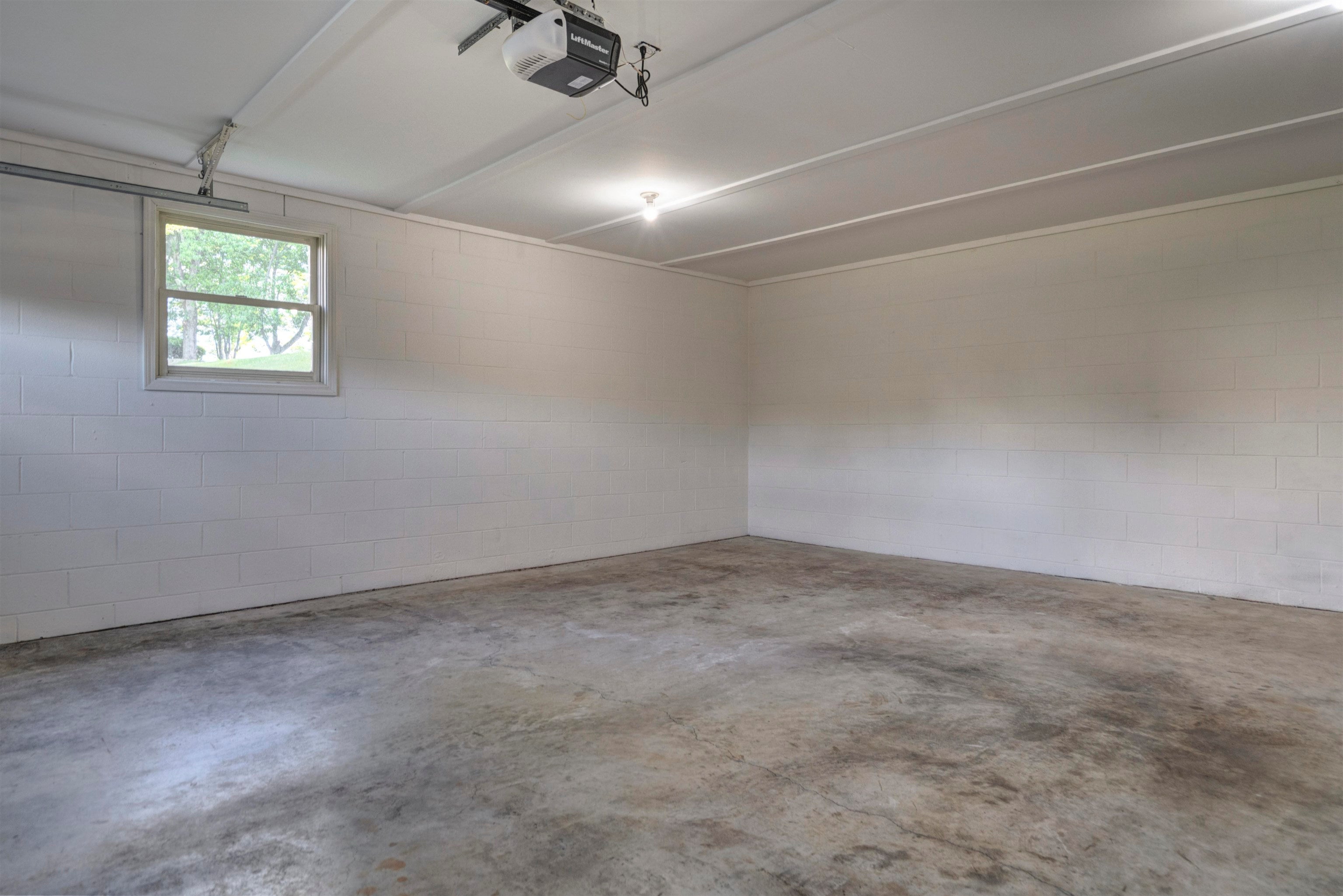 208 GLEN VIEW Lane