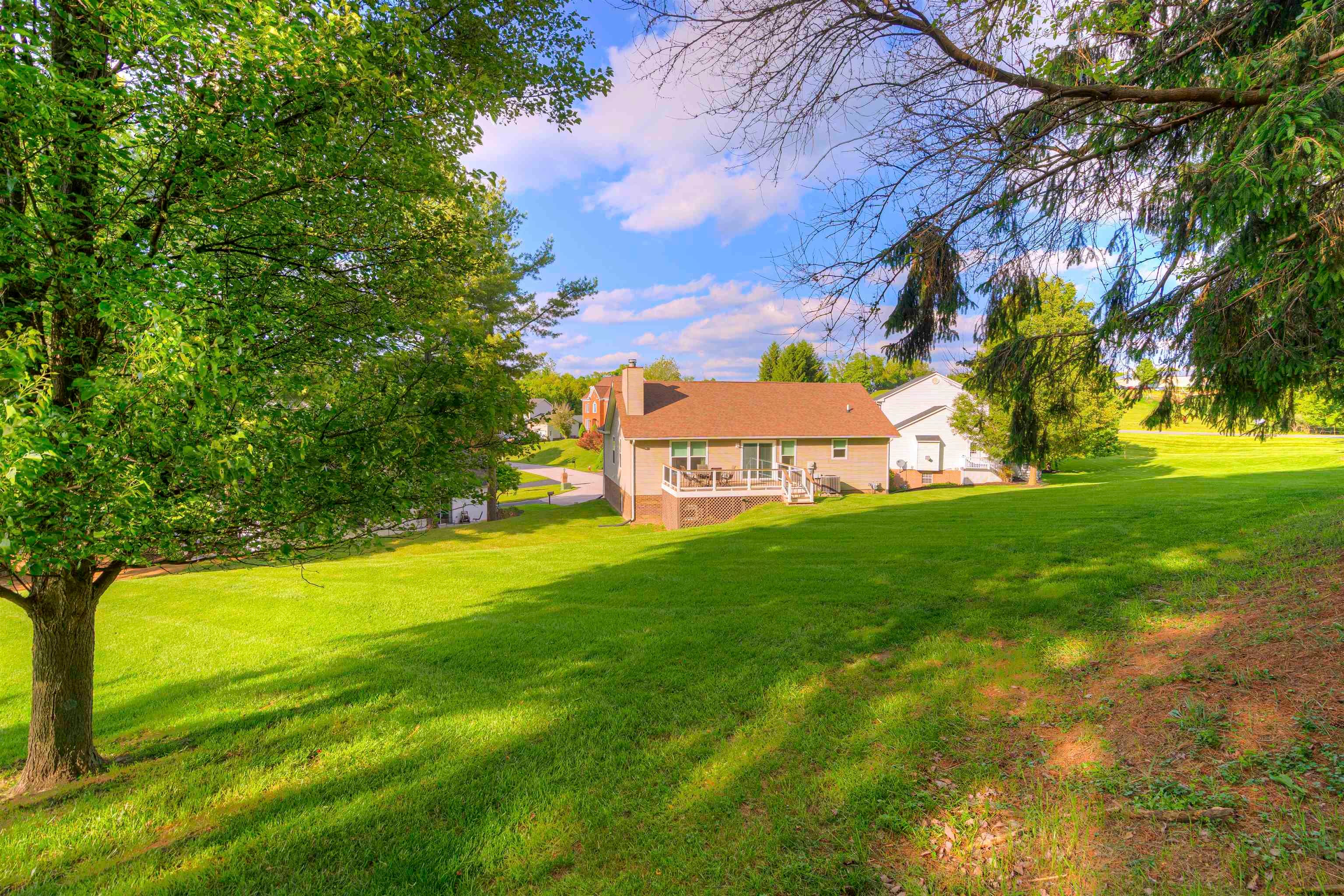 208 GLEN VIEW Lane