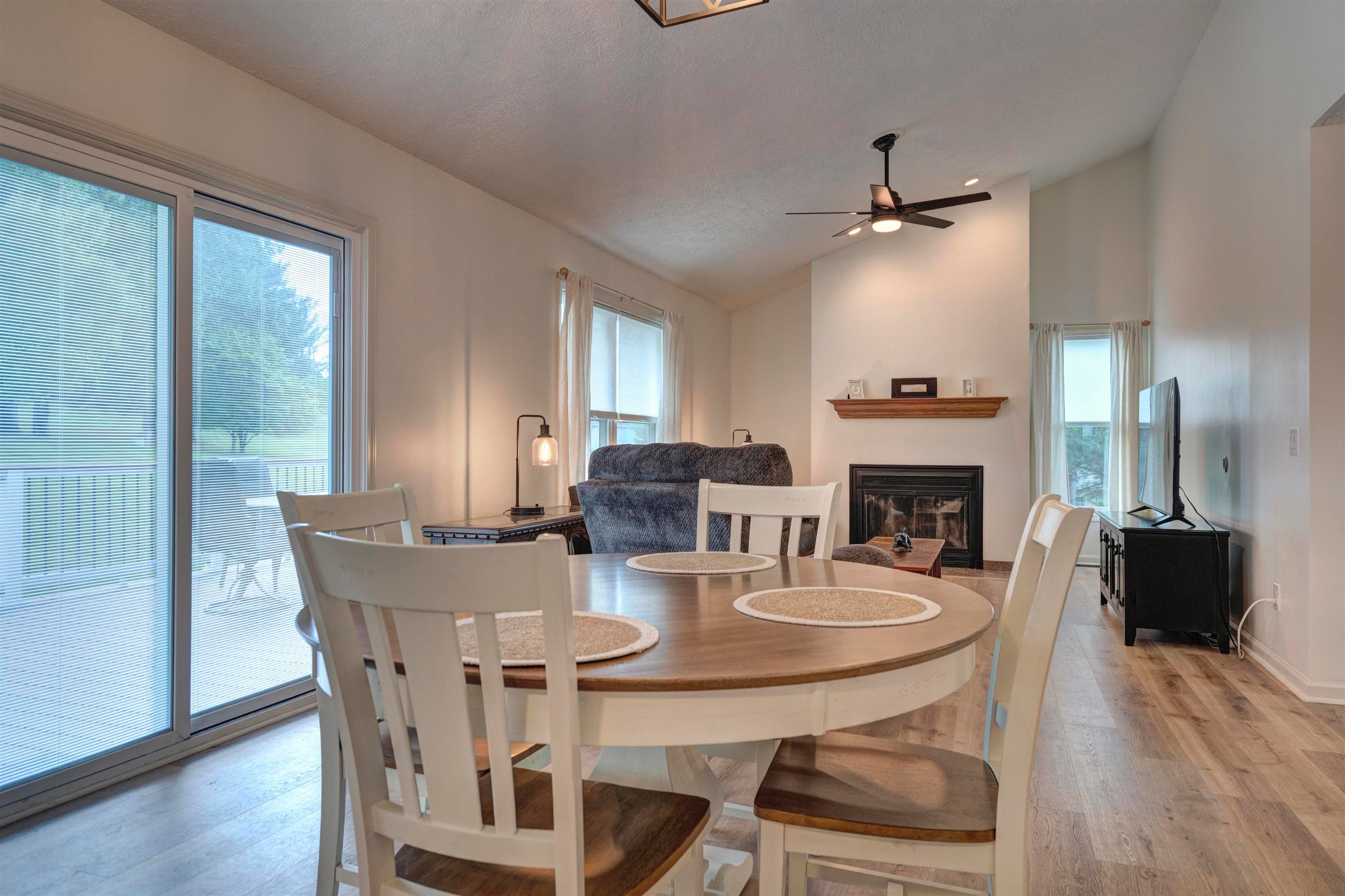 208 GLEN VIEW Lane