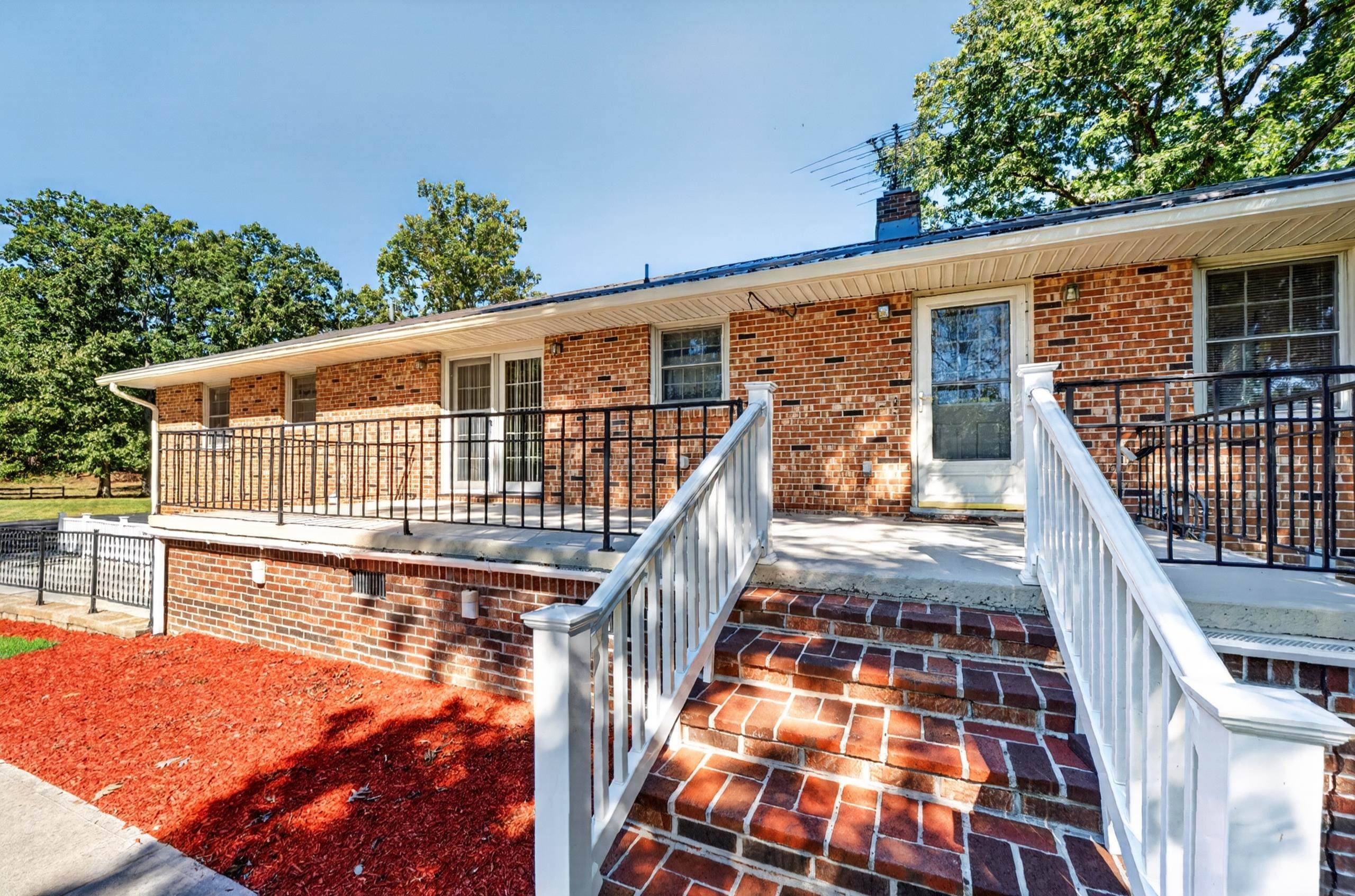 350 TEEL Street