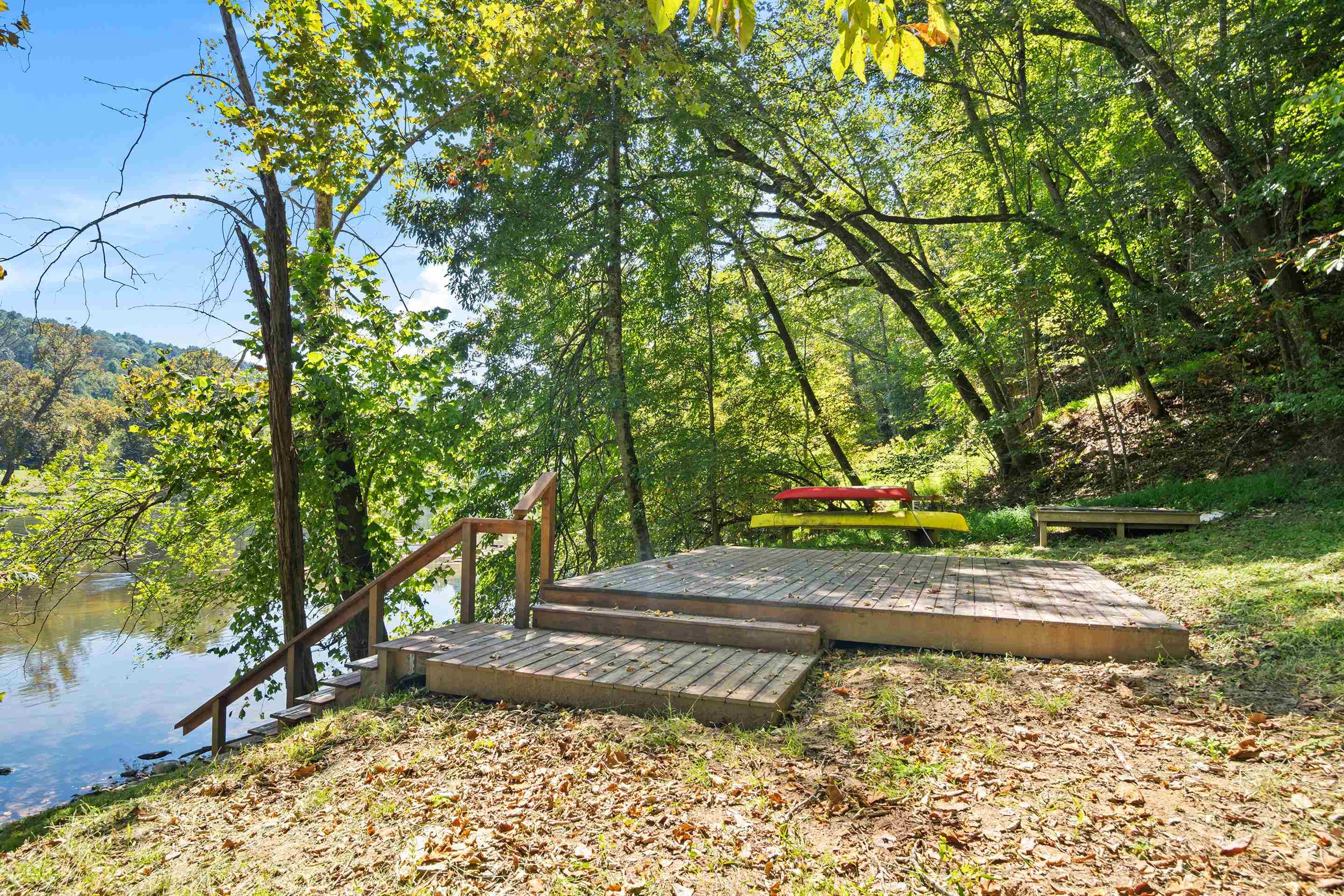 138 RIDGELAND Drive
