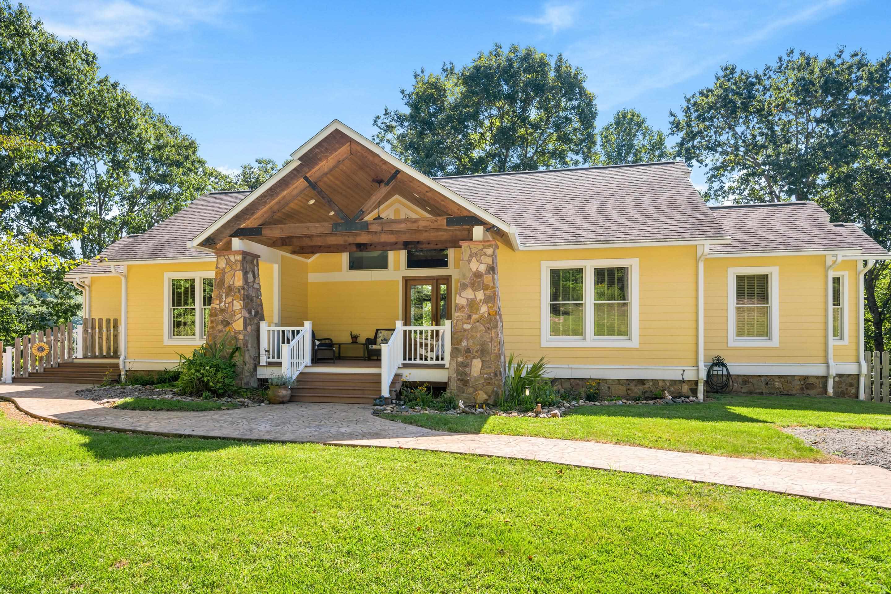 138 RIDGELAND Drive