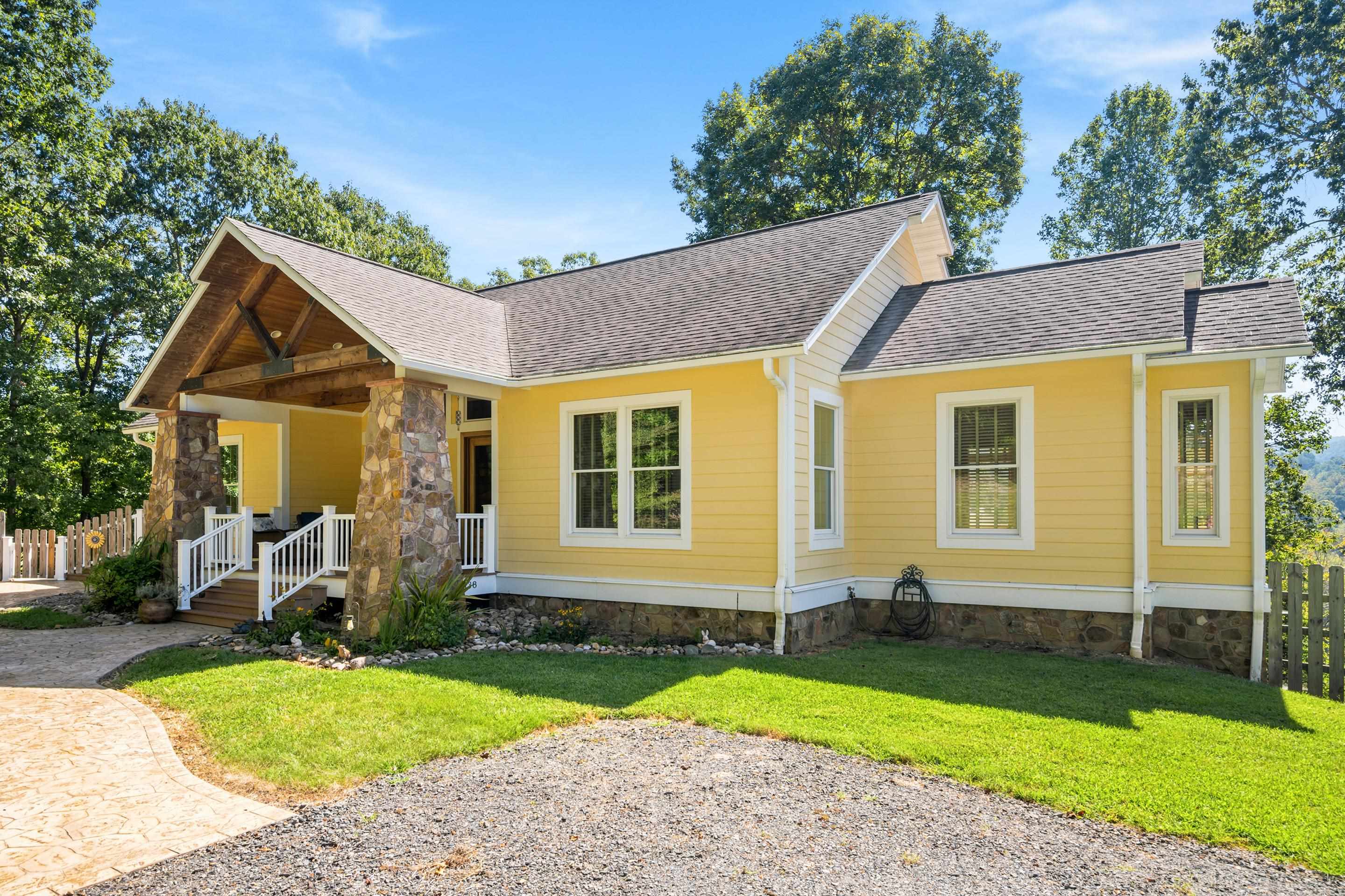 138 RIDGELAND Drive