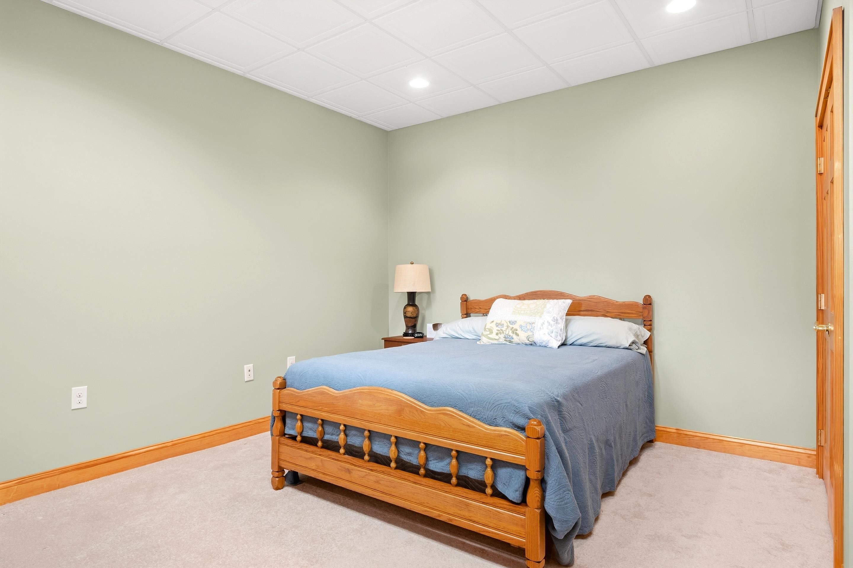 138 RIDGELAND Drive