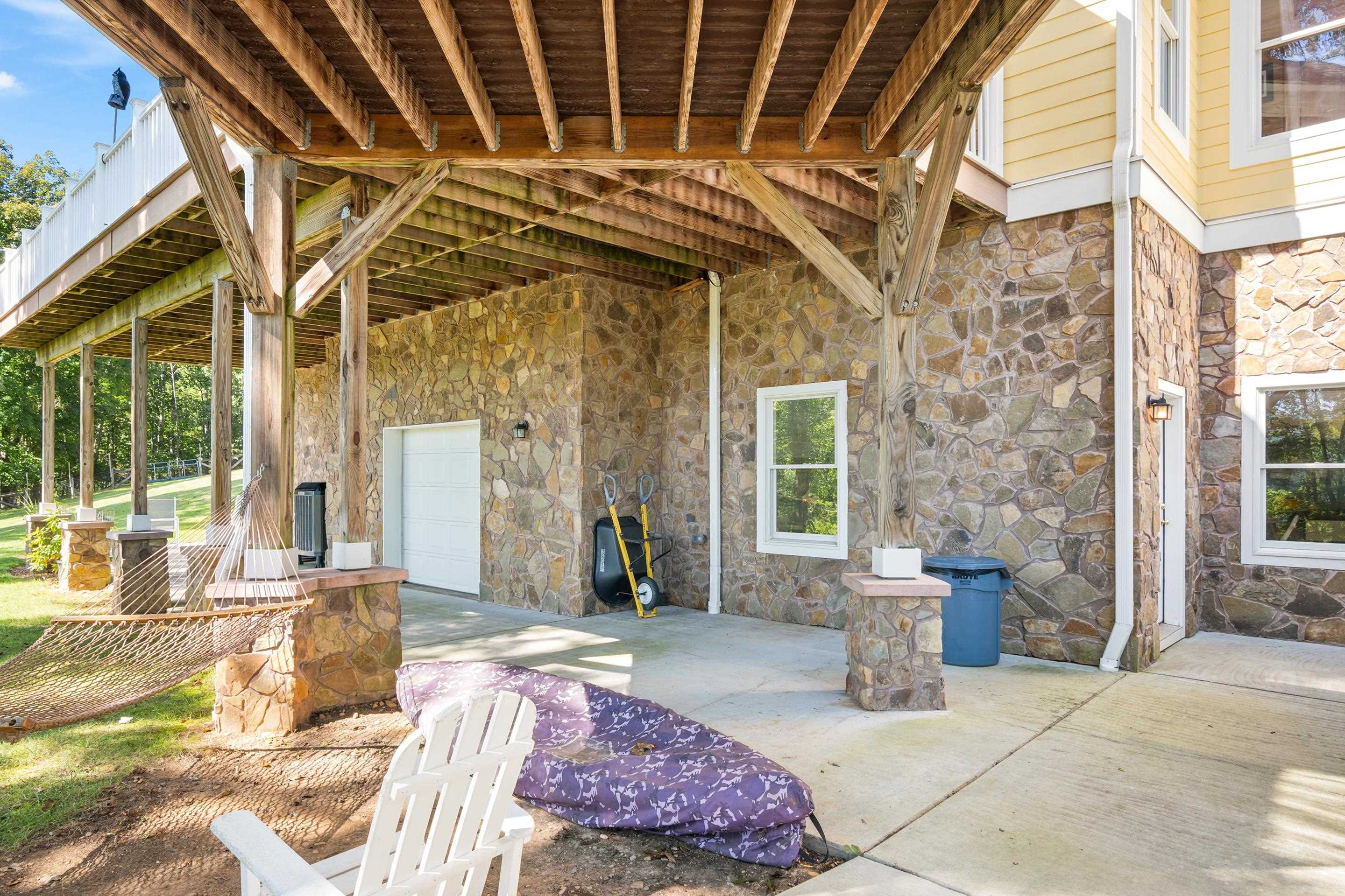 138 RIDGELAND Drive