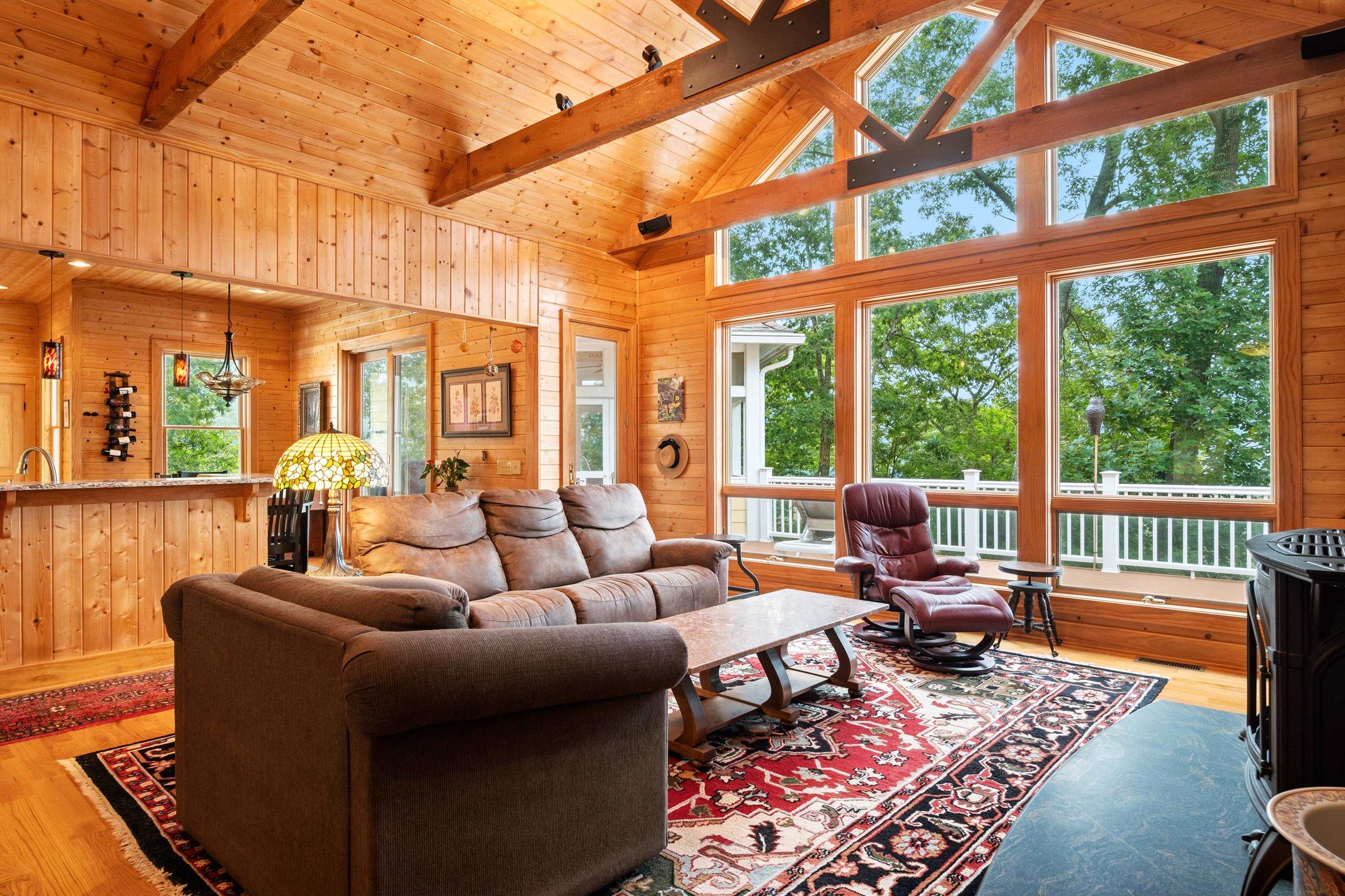 138 RIDGELAND Drive