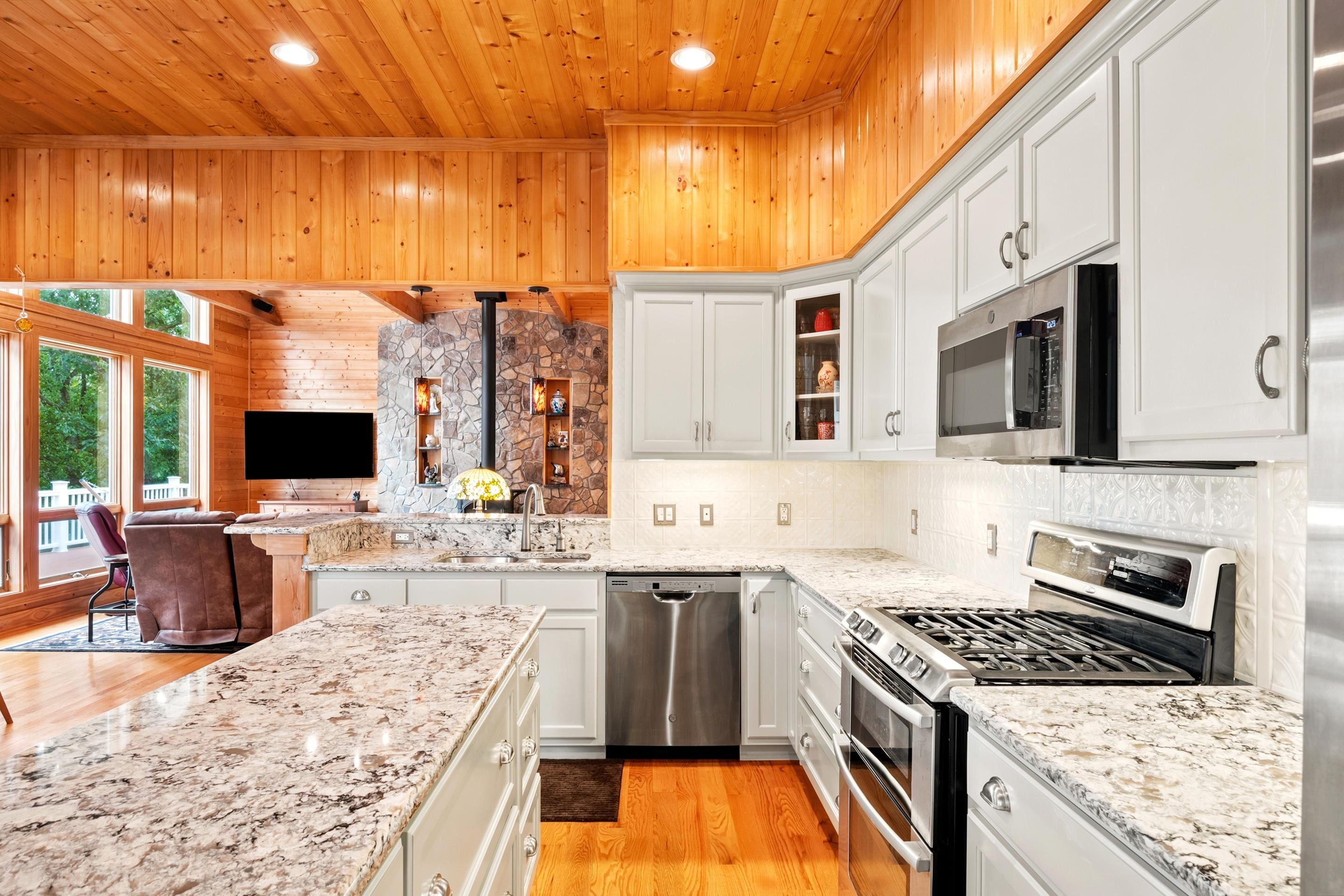 138 RIDGELAND Drive