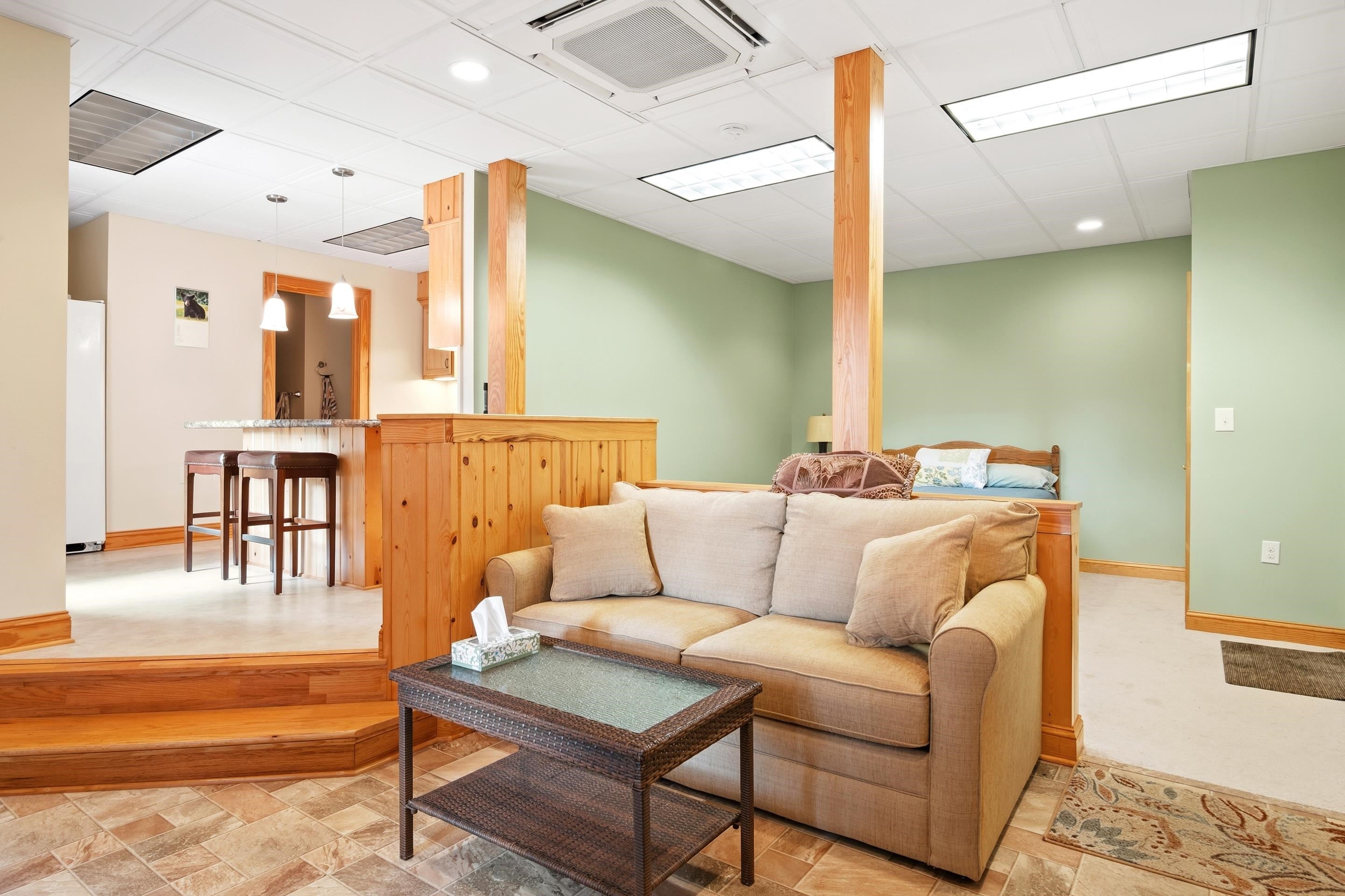 138 RIDGELAND Drive