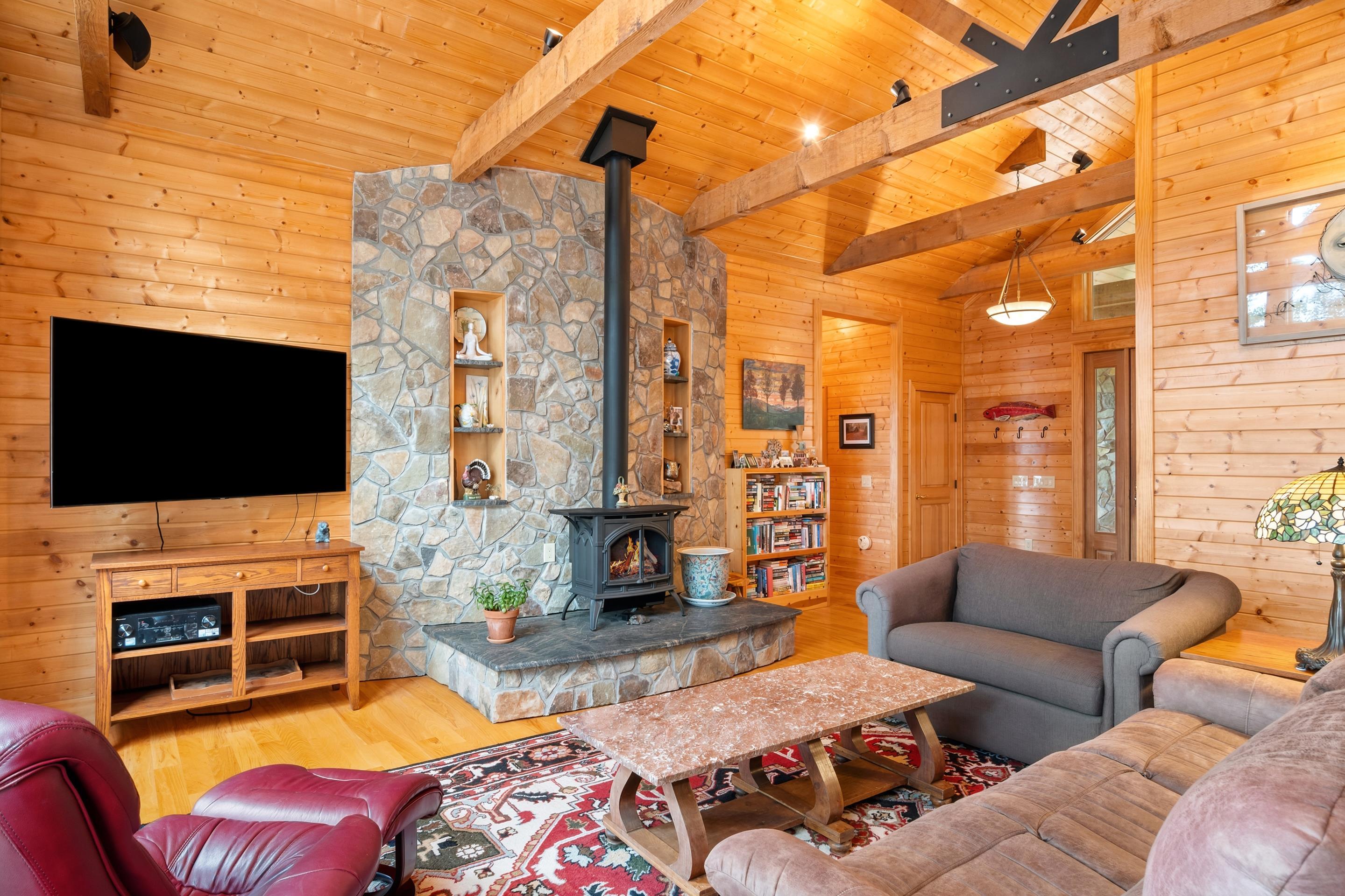 138 RIDGELAND Drive