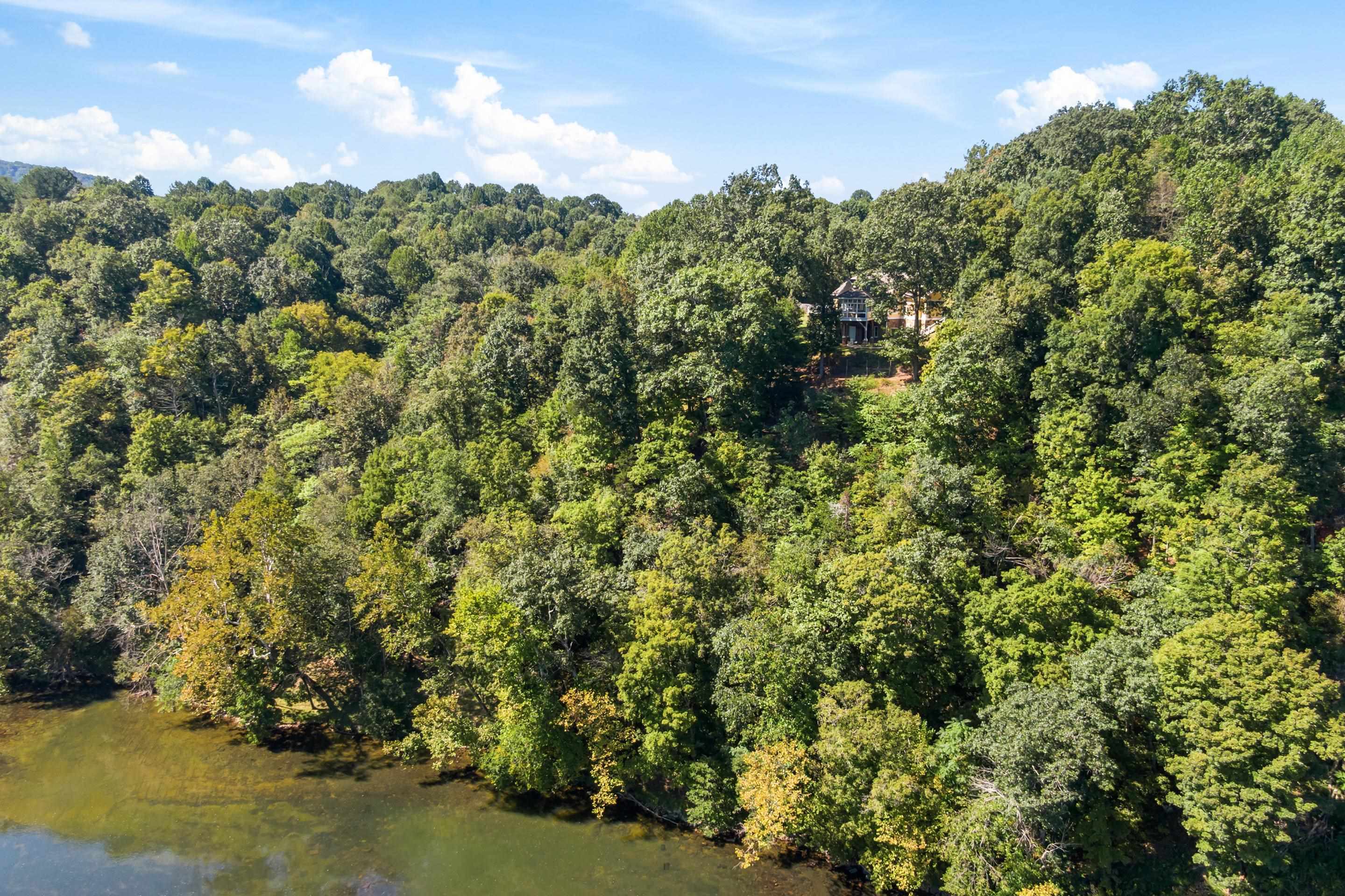 138 RIDGELAND Drive