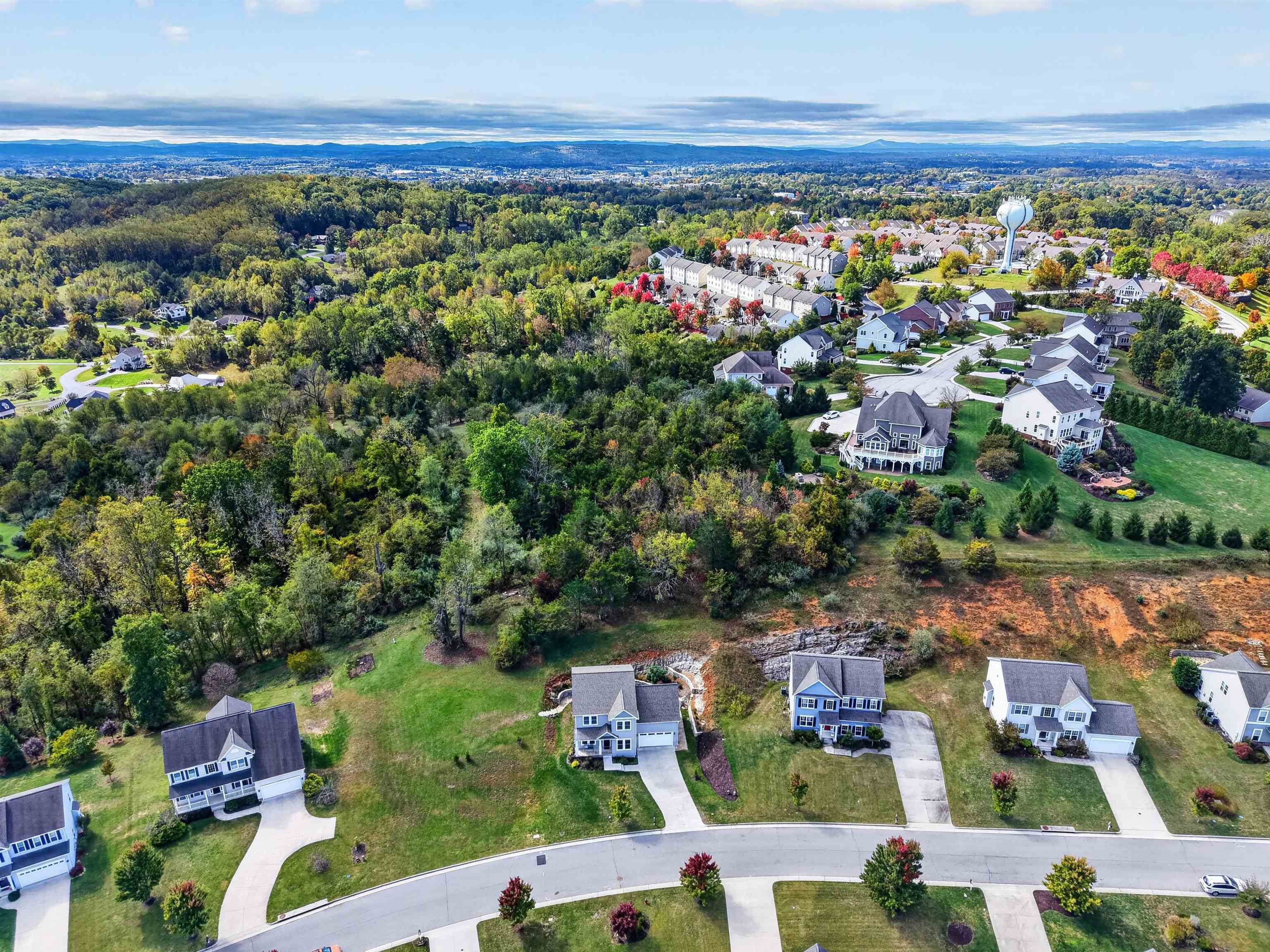 418 Heartwood Crossing