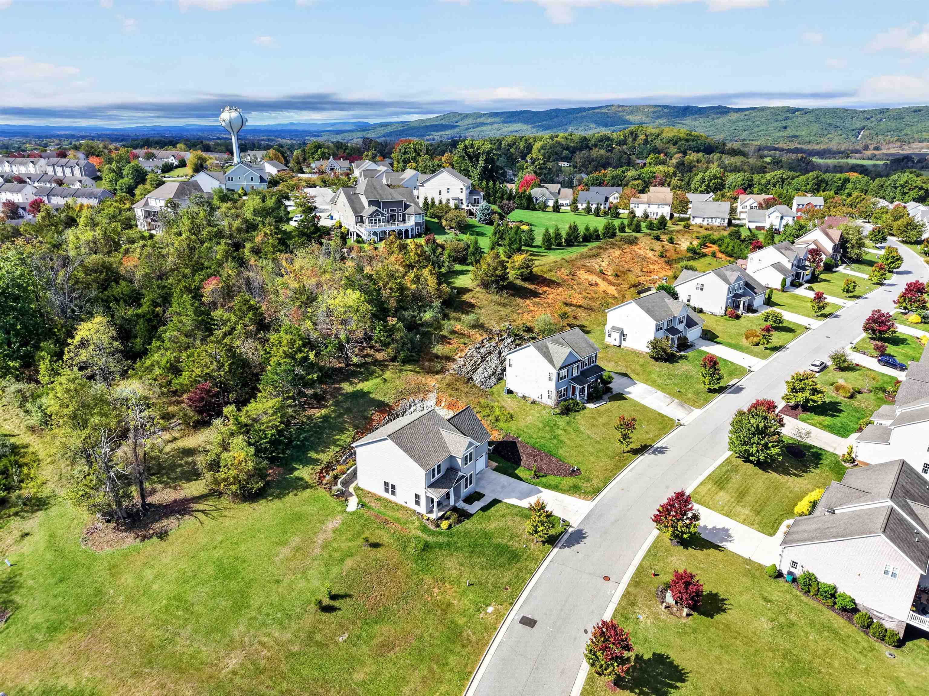 418 Heartwood Crossing
