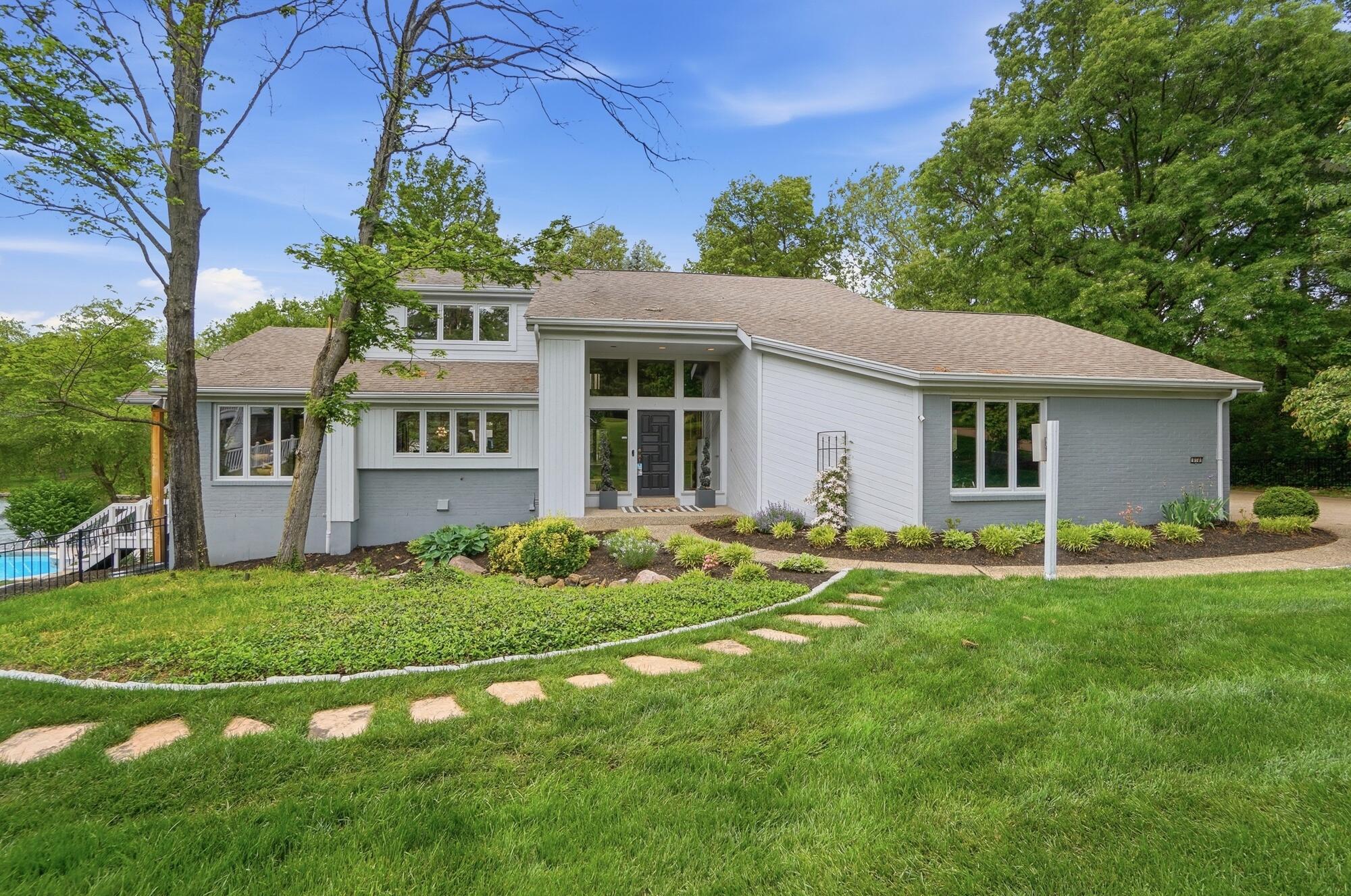 878 Squire Oaks Drive