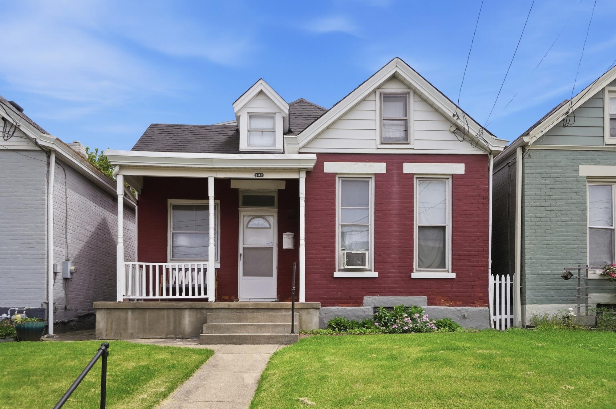 547 Oak Street