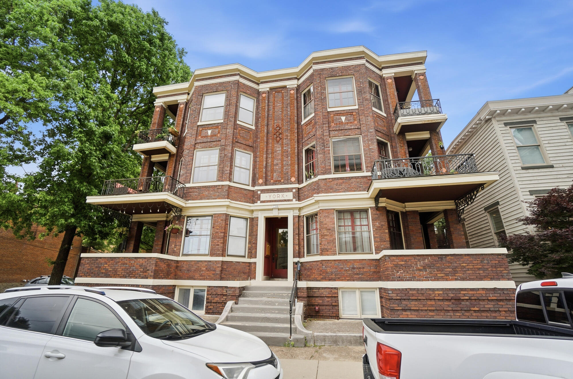 128 E 5th Street, 3