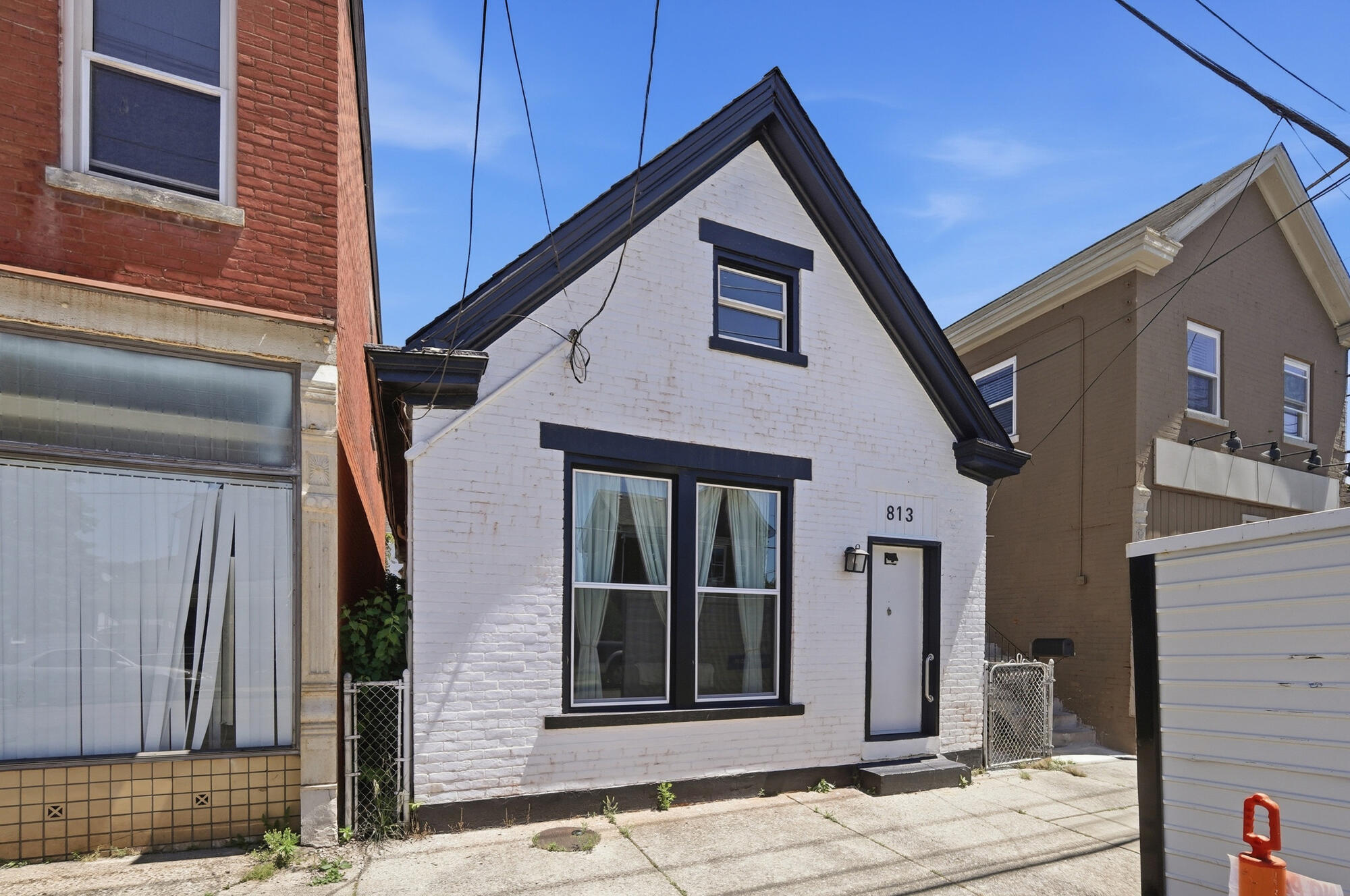 813 Oak Street