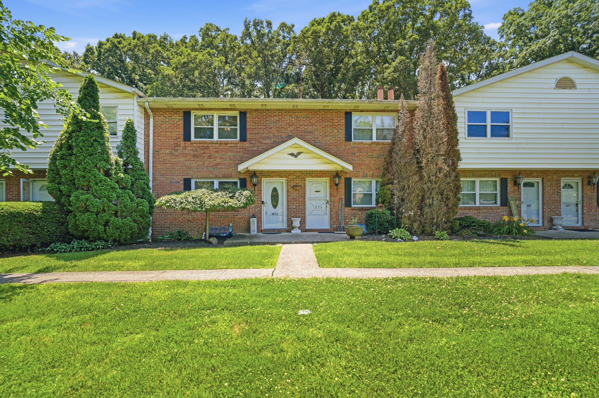 1821 Val Court