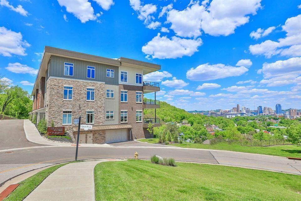 1140 Shavano Drive, 13