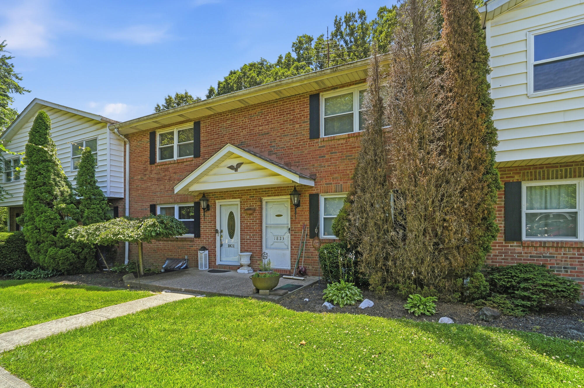 1821 Val Court