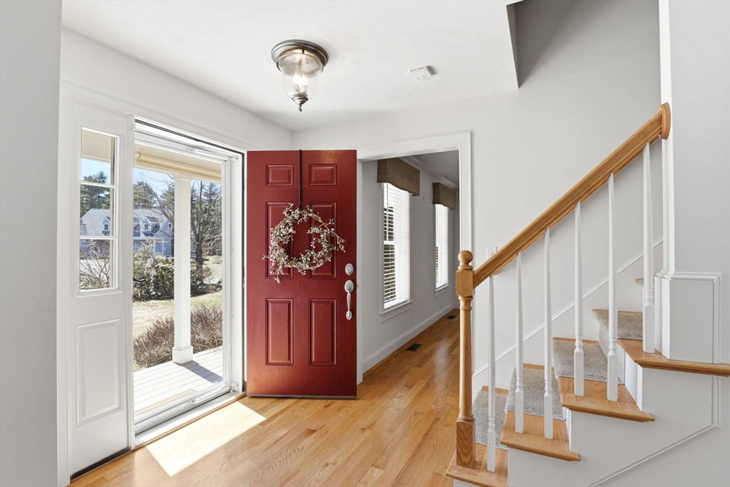 8 Winterberry Ln