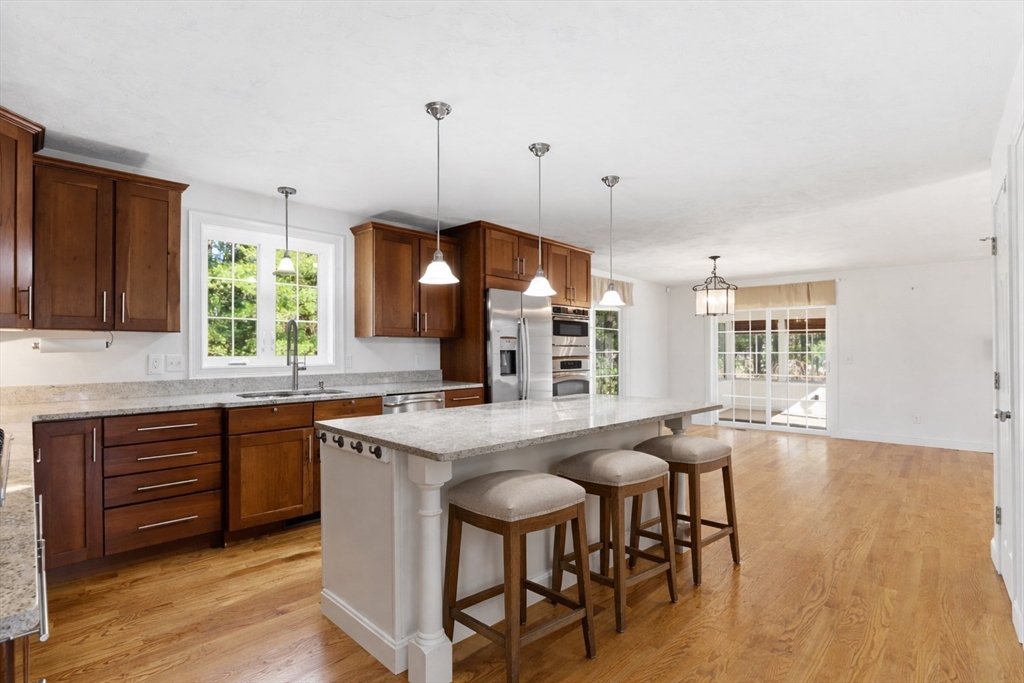 8 Winterberry Ln