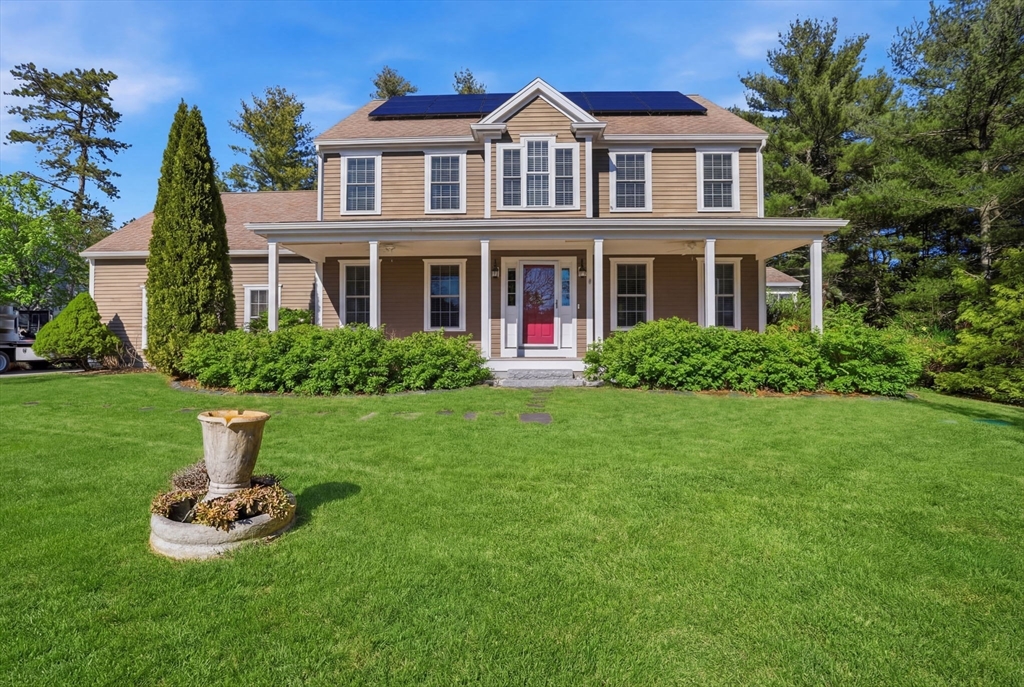 8 Winterberry Ln
