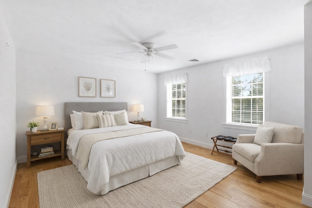 8 Winterberry Ln