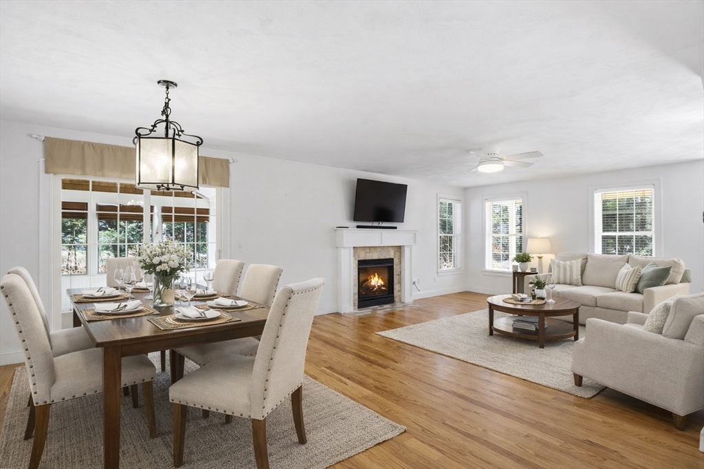 8 Winterberry Ln