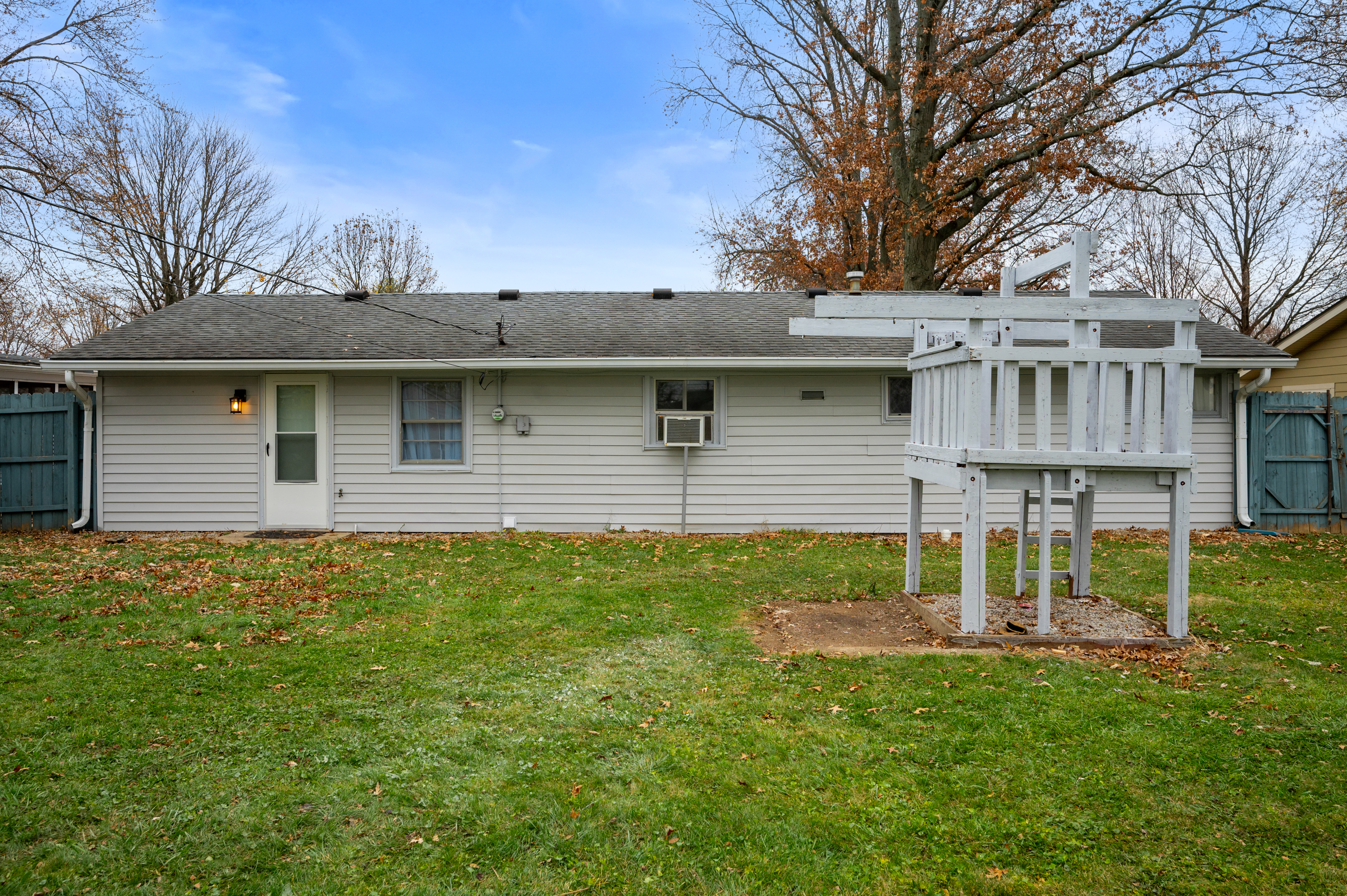 4442 Charles Drive