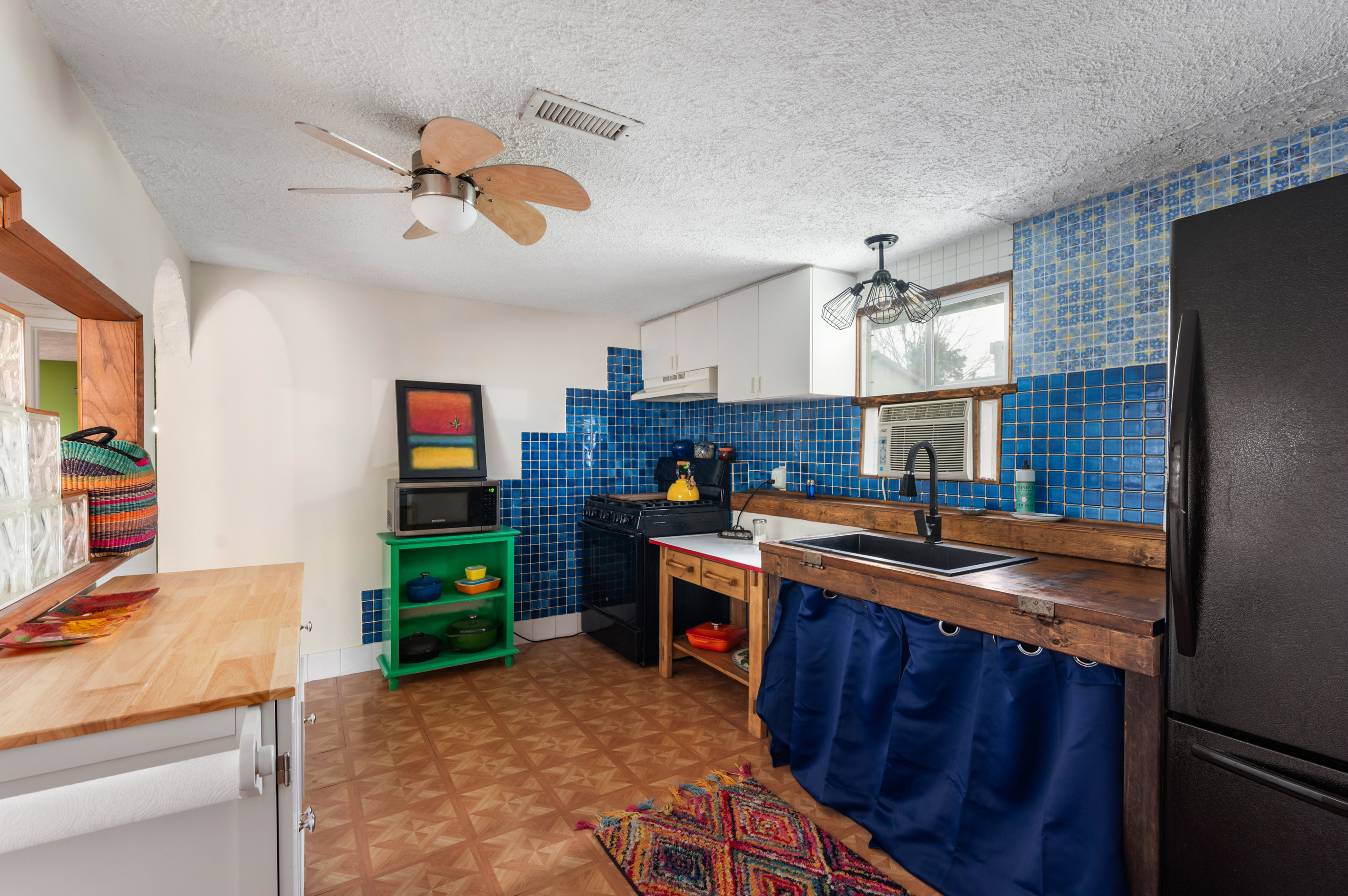 4442 Charles Drive