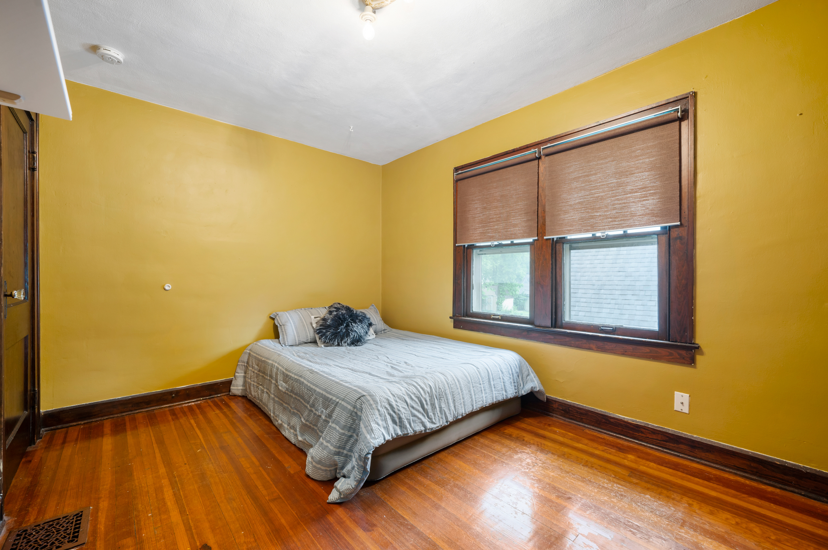336-338 N Lesley Avenue