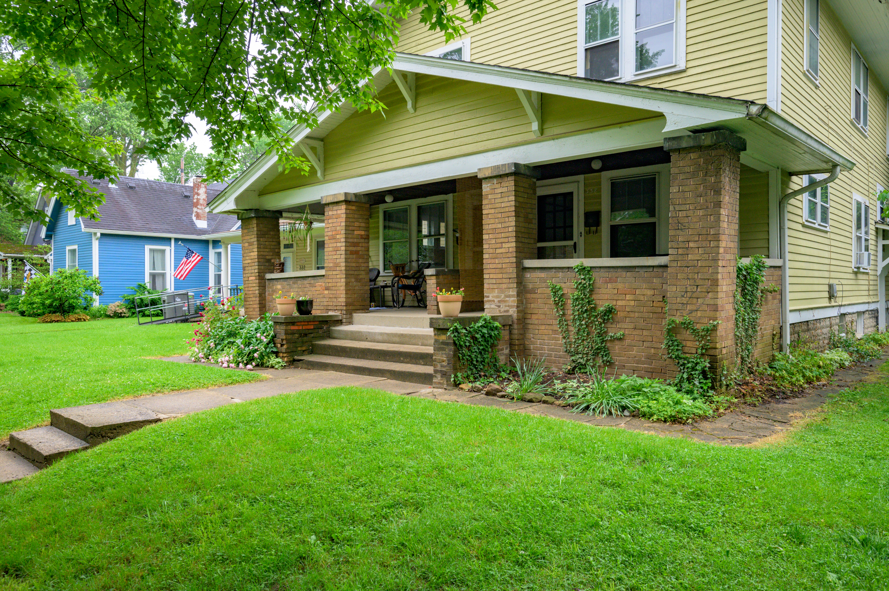 336-338 N Lesley Avenue
