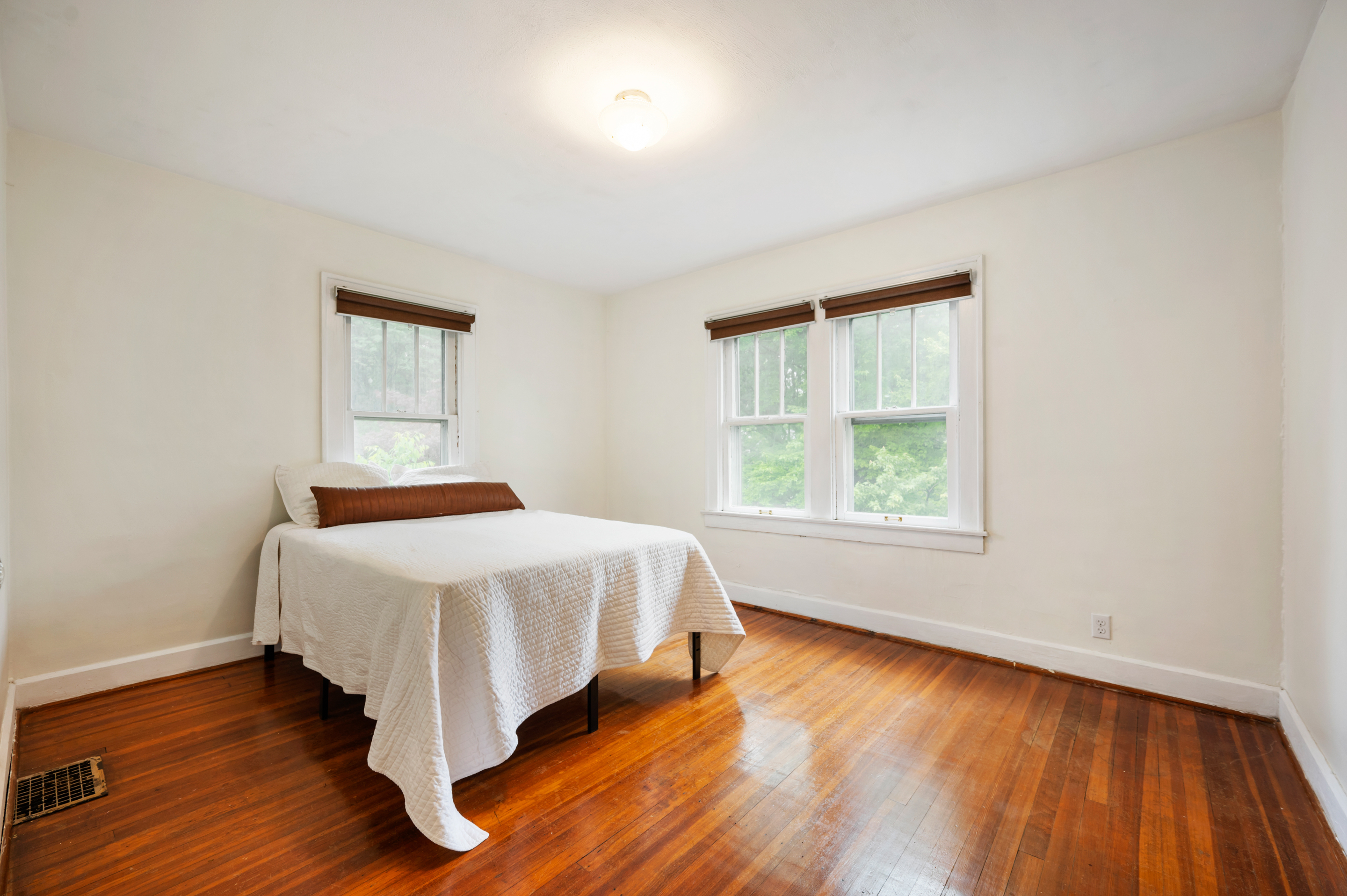 336-338 N Lesley Avenue