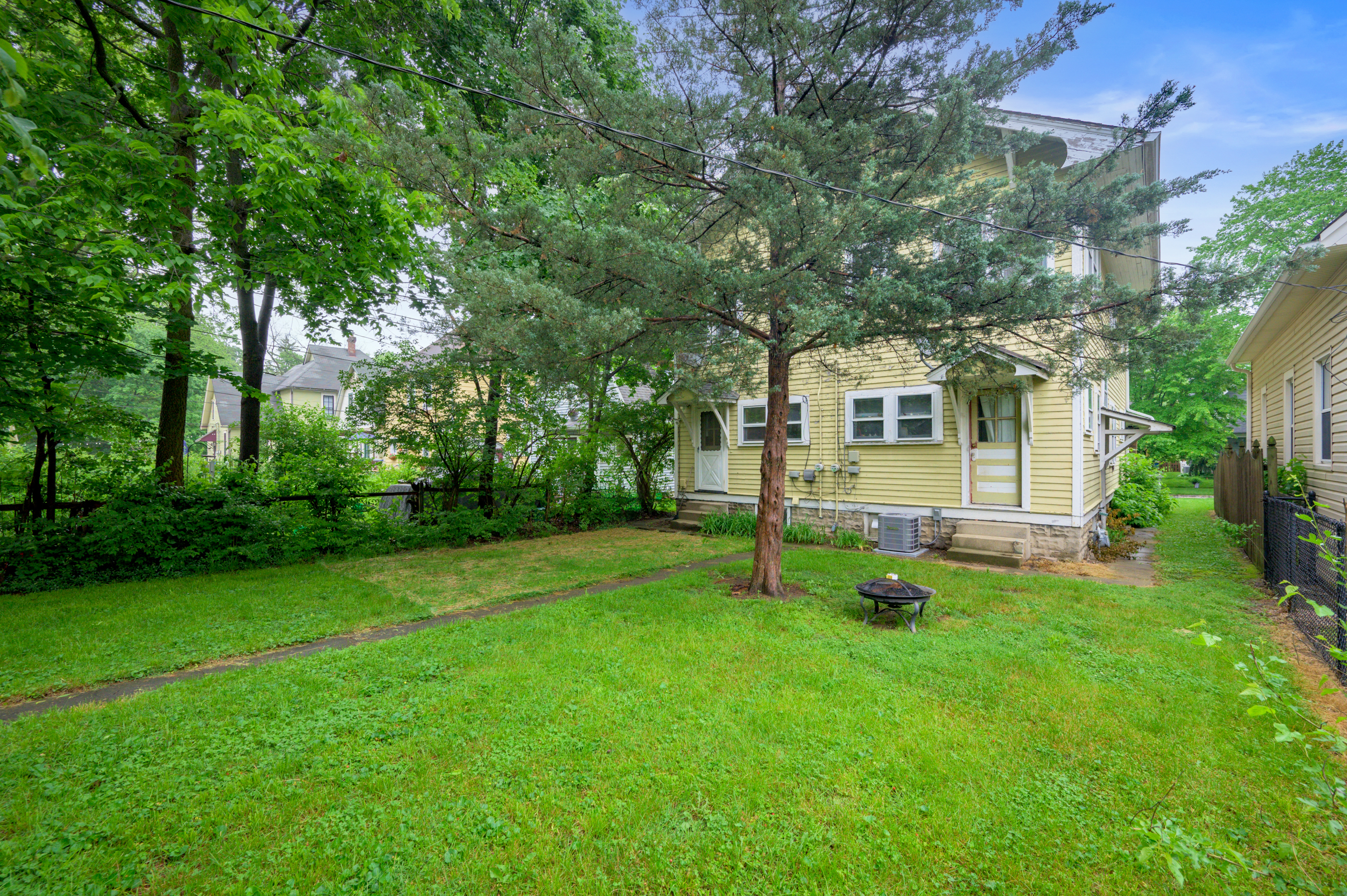 336-338 N Lesley Avenue