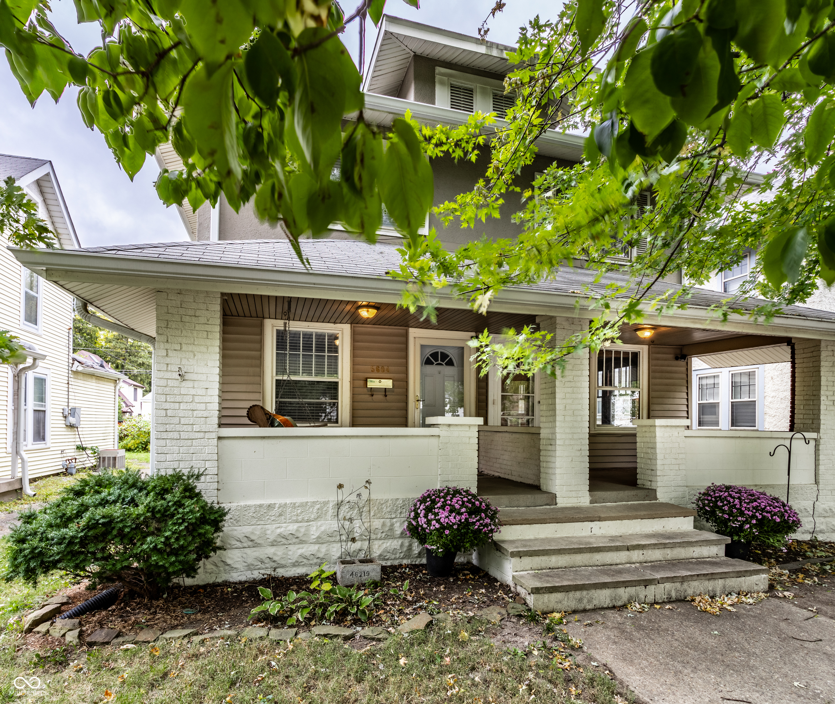 5604-5606 E Michigan Street