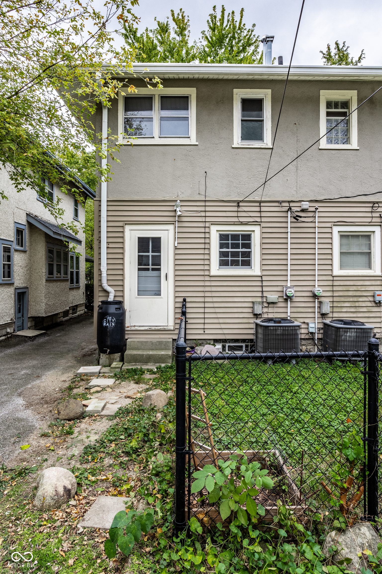5604-5606 E Michigan Street